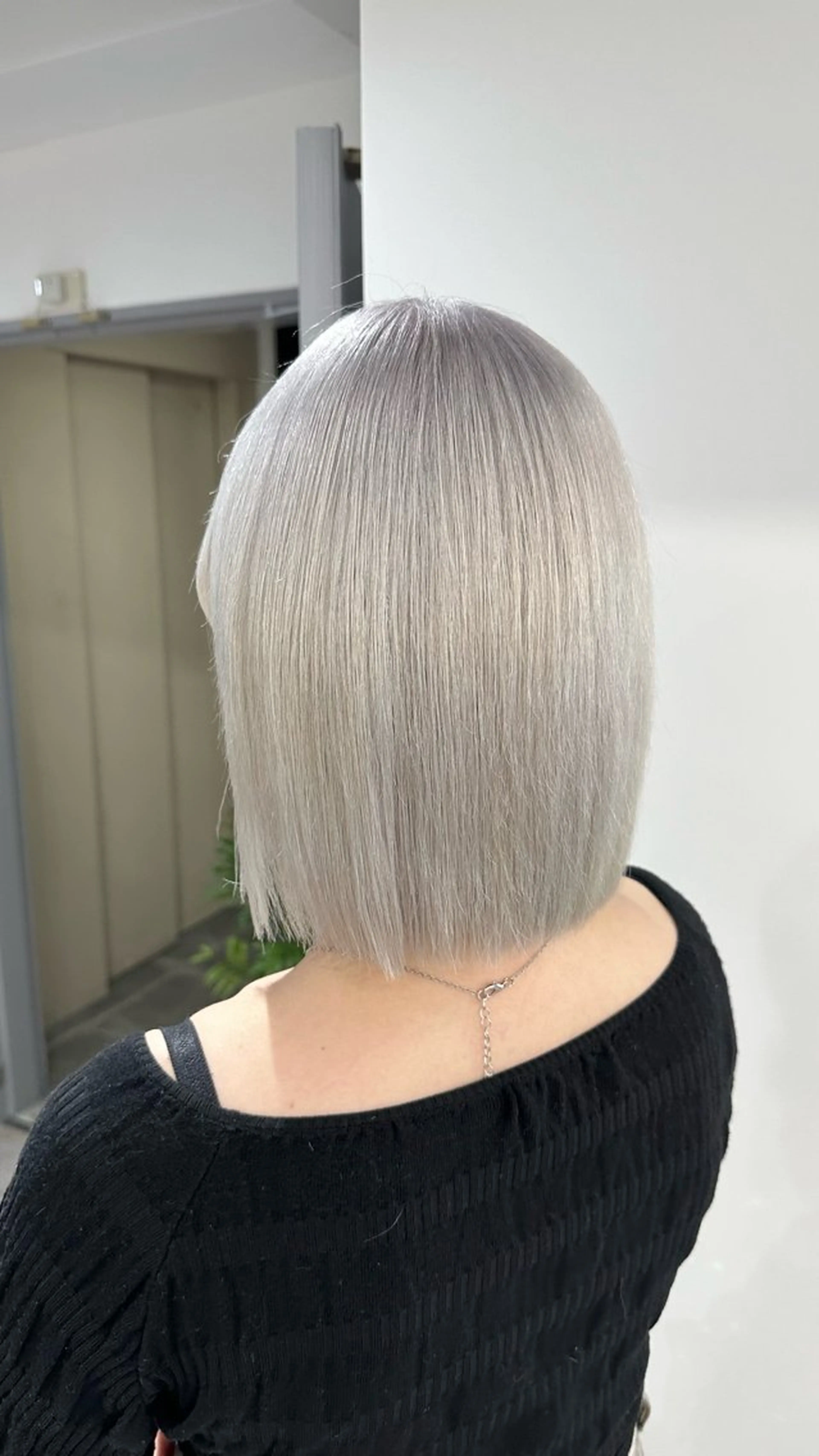 ミディアム ハイトーン/ ブリーチ/縮毛矯正のヘアスタイル