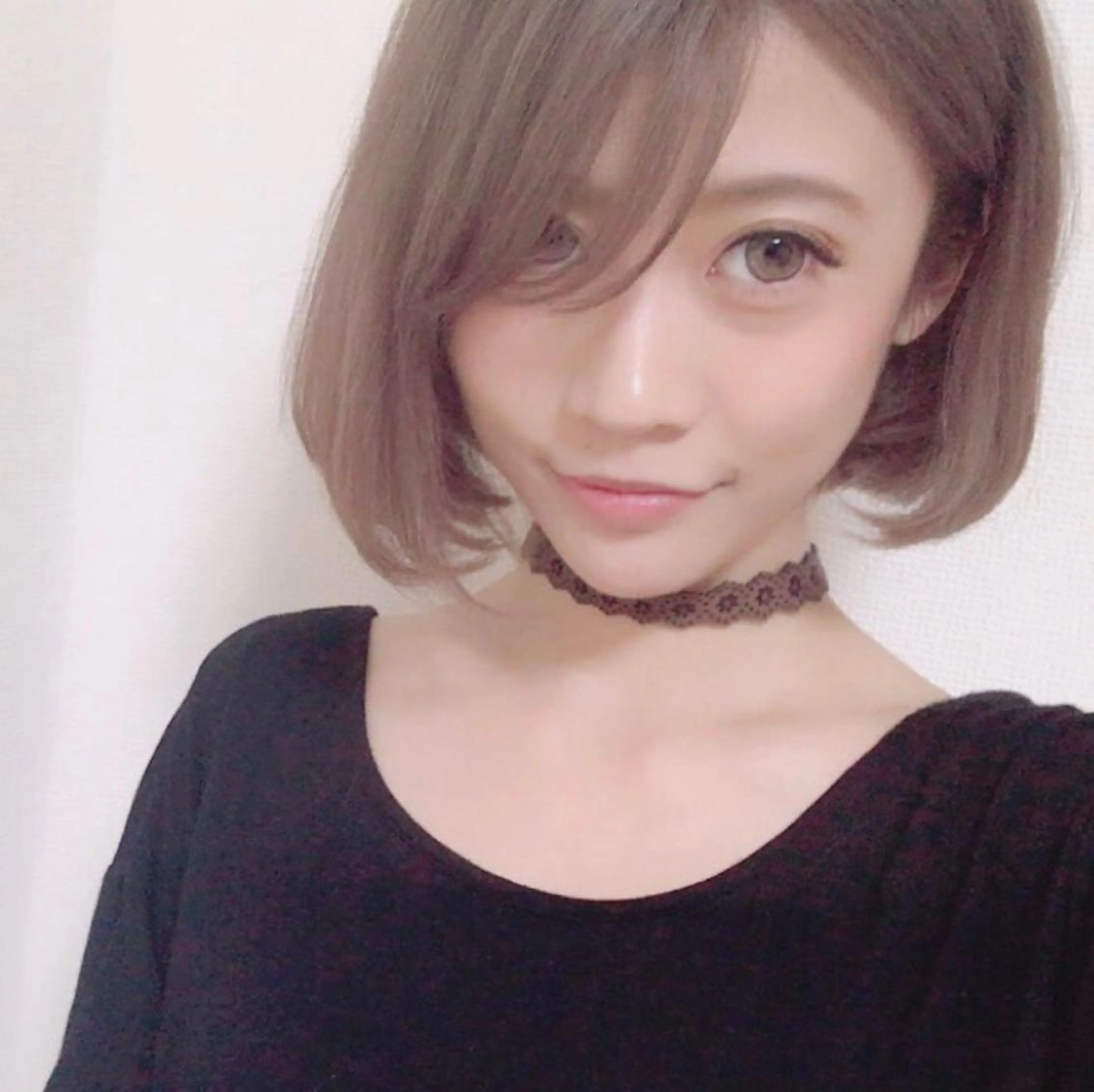 ミディアム カット ヘアカラー トリートメント 髪質改善 レイヤー Naoyaのヘアスタイル