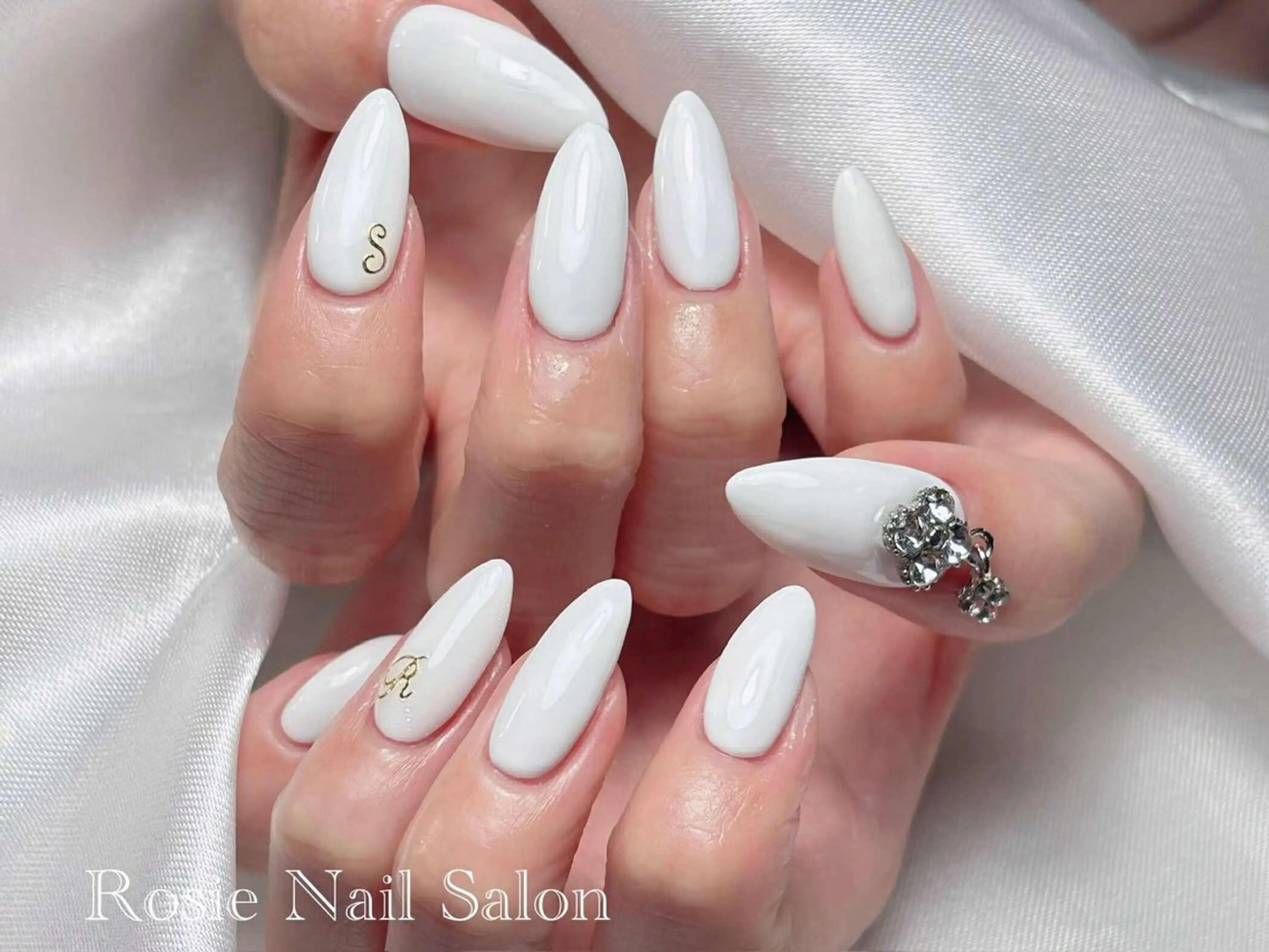 ロング Rosie Nail サロン南越谷のネイルデザイン