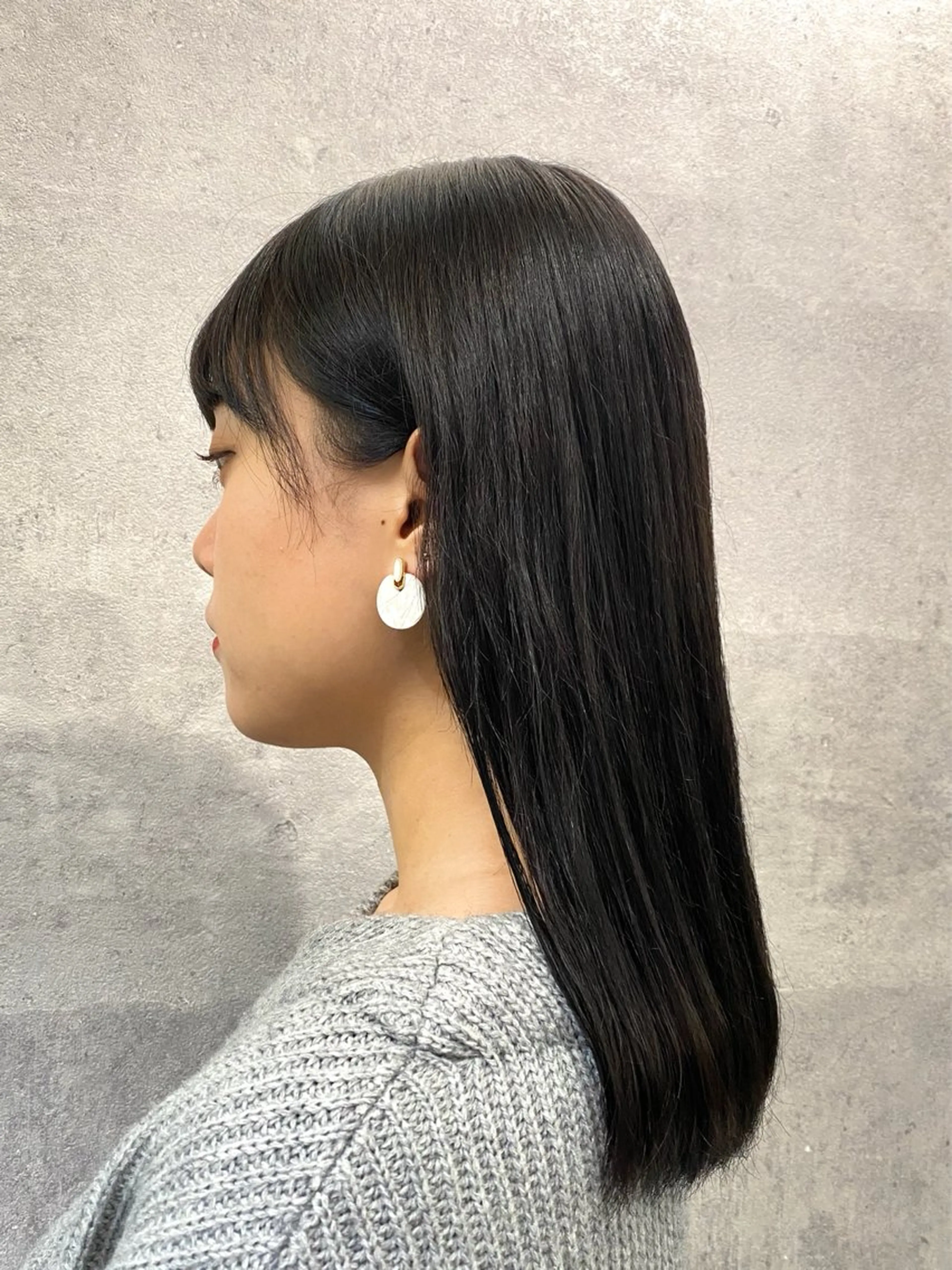 セミロング カラー アッシュ アッシュグレー 透明感カラー カット ヘアカラー トリートメント 𝑺𝒂𝒌𝒊 🩶マンツーマン施術のヘアスタイル