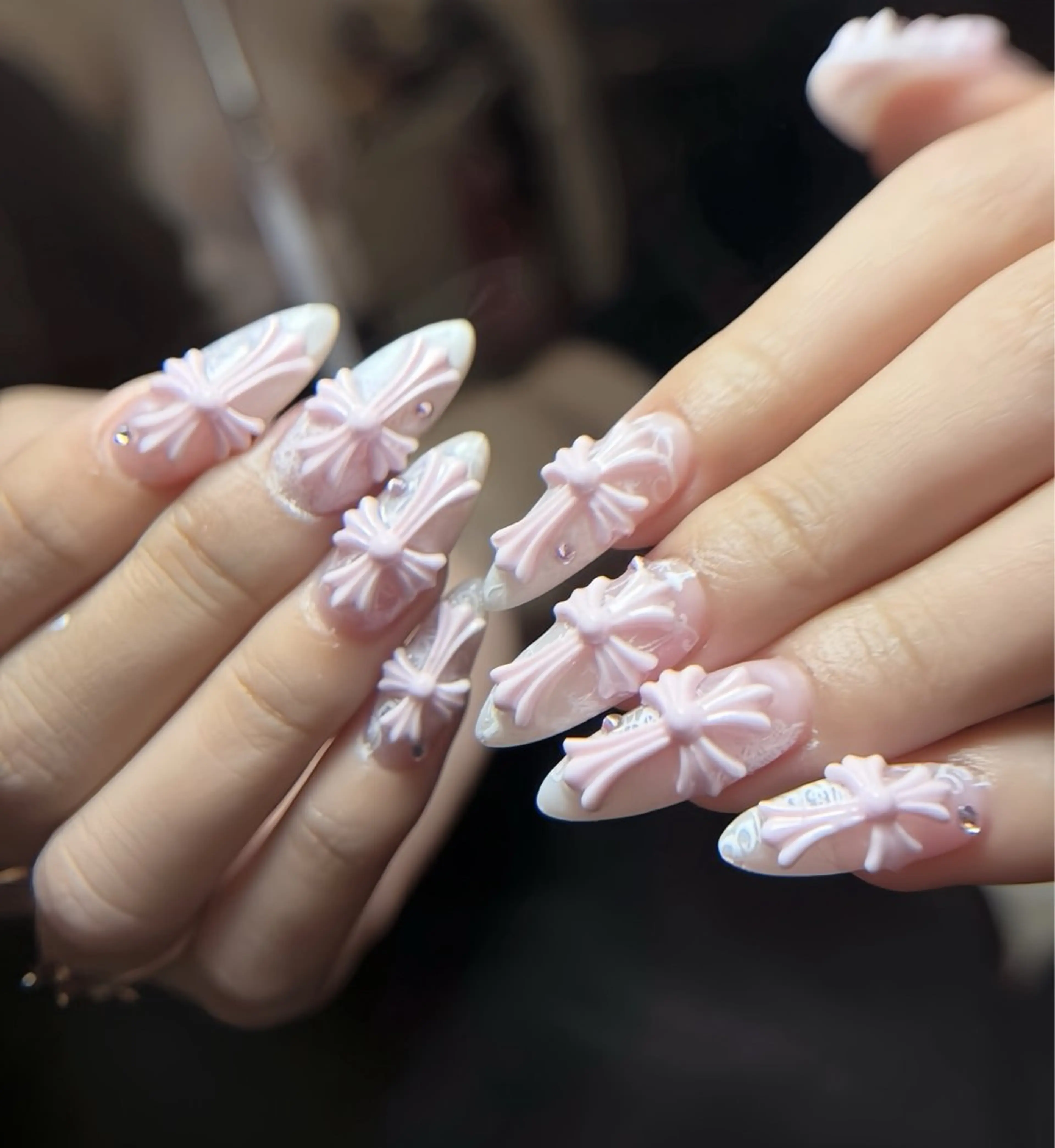 ネイル オーロラネイル チークネイル 桜ネイル クリアネイル ドット ハンドネイル Rin Nail 新大久保店のネイルデザイン