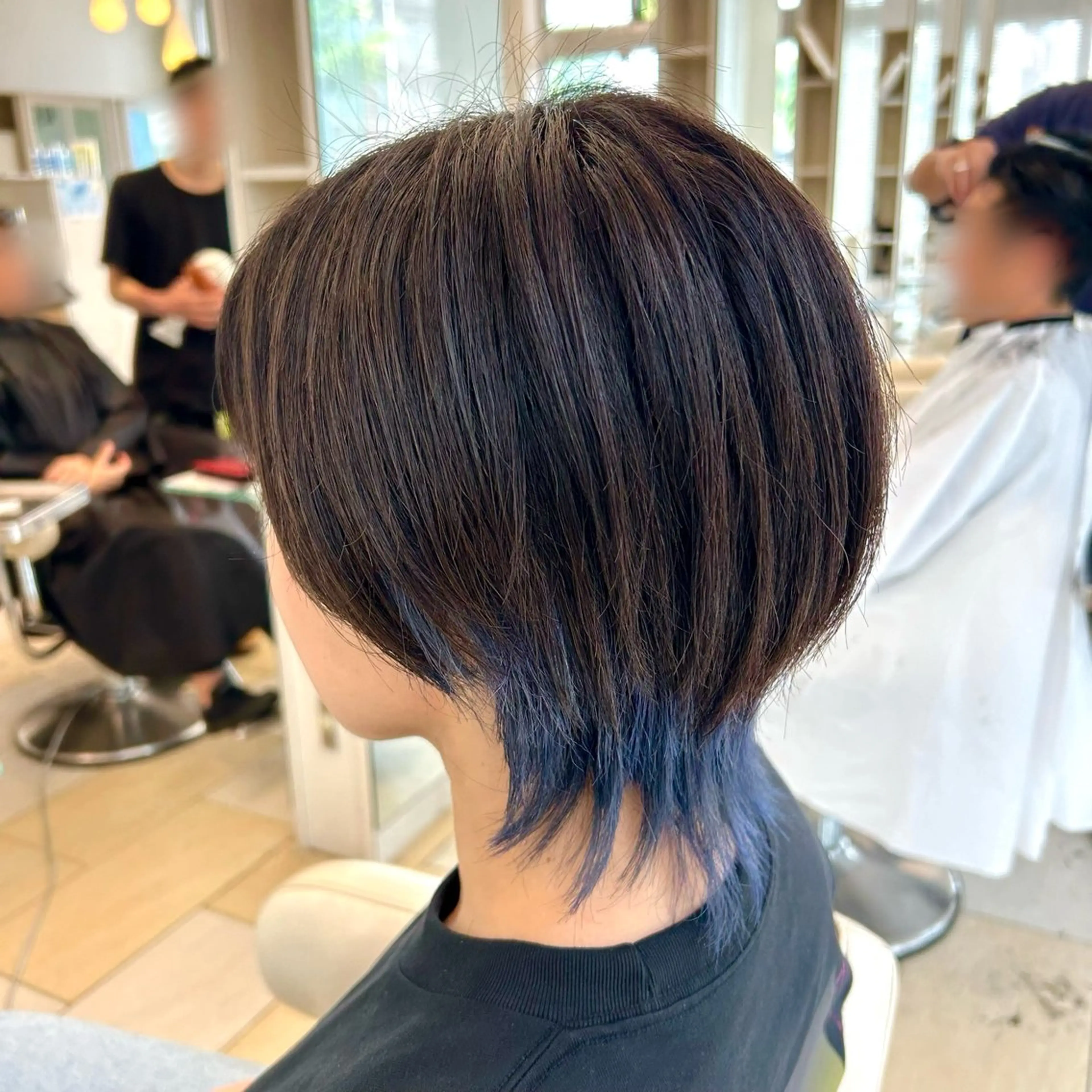 ミディアム パープルカラー ウルフカット カット ヘアカラー トリートメント 牧 ゆりか𓋈のヘアスタイル