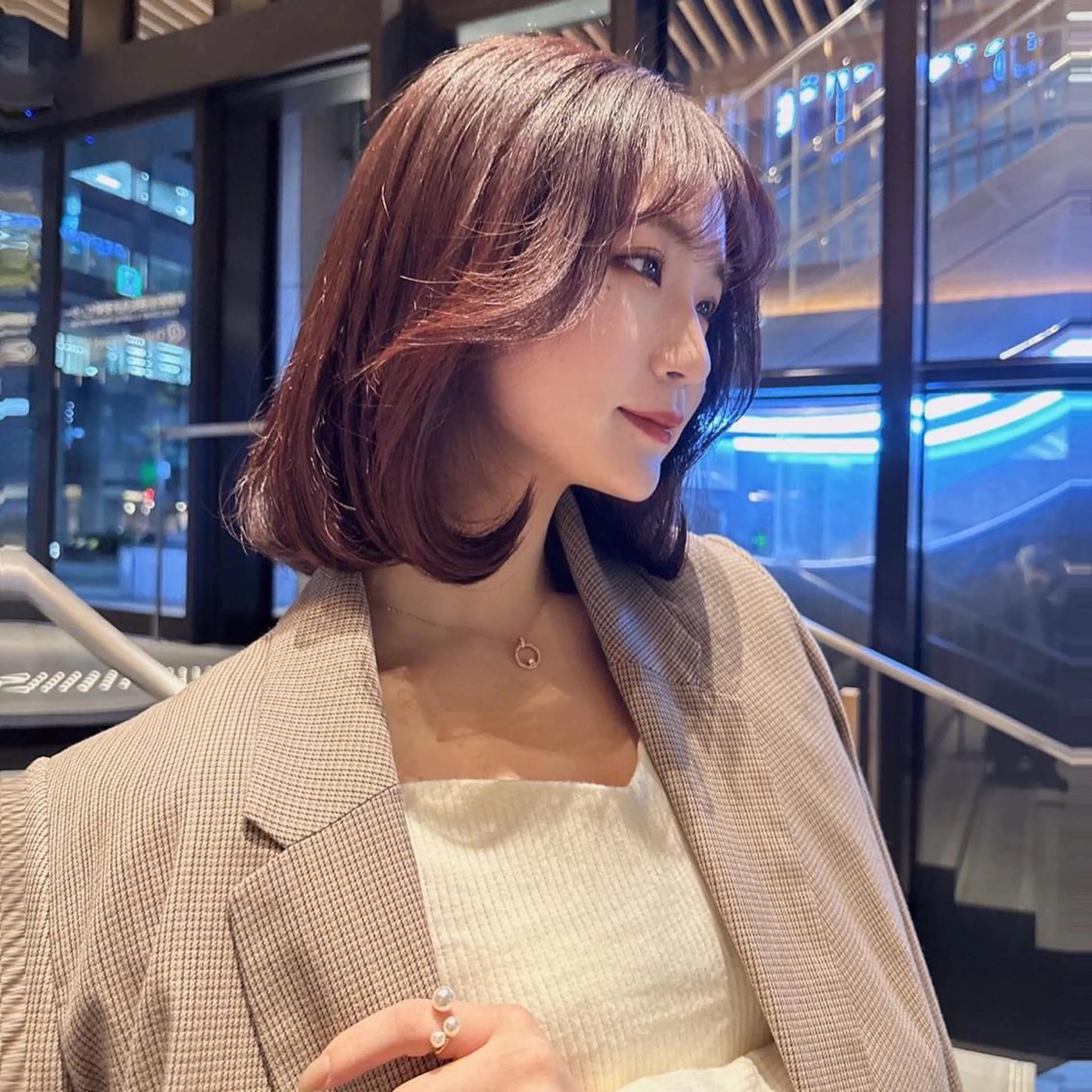 ミディアム カラー ヘアアレンジ 切りっぱなしボブ 黒髪 グレージュ ハイトーンカラー ボブ 🌿レイヤー/ブリー チ/🌿‬JINのヘアスタイル