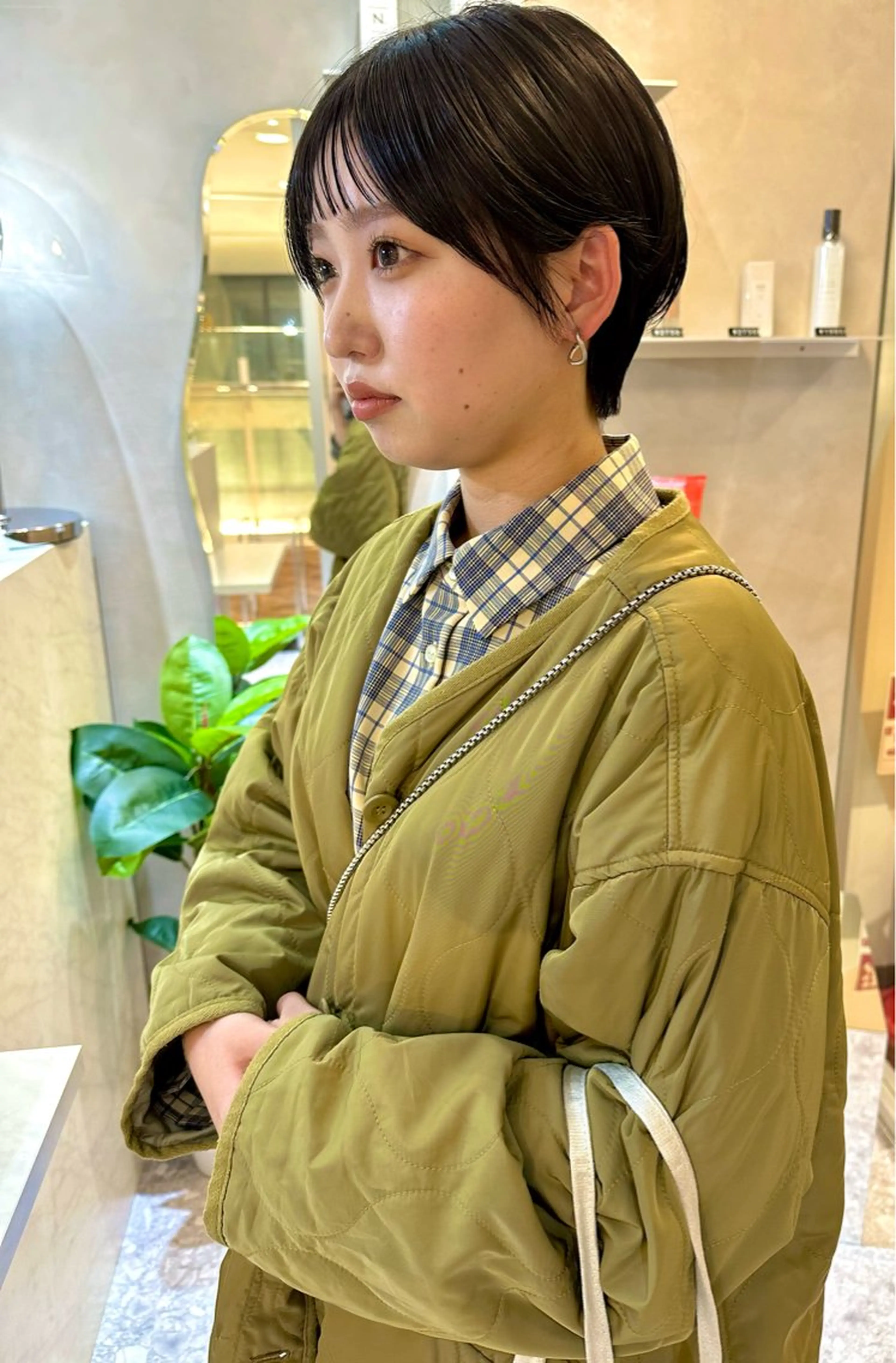 ショート カラー 丸みショート ダークグレー ダークグレージュ グレージュ ショートヘア カット トリートメント レイヤー/ボブ/ 顔周り/yukinaのヘアスタイル