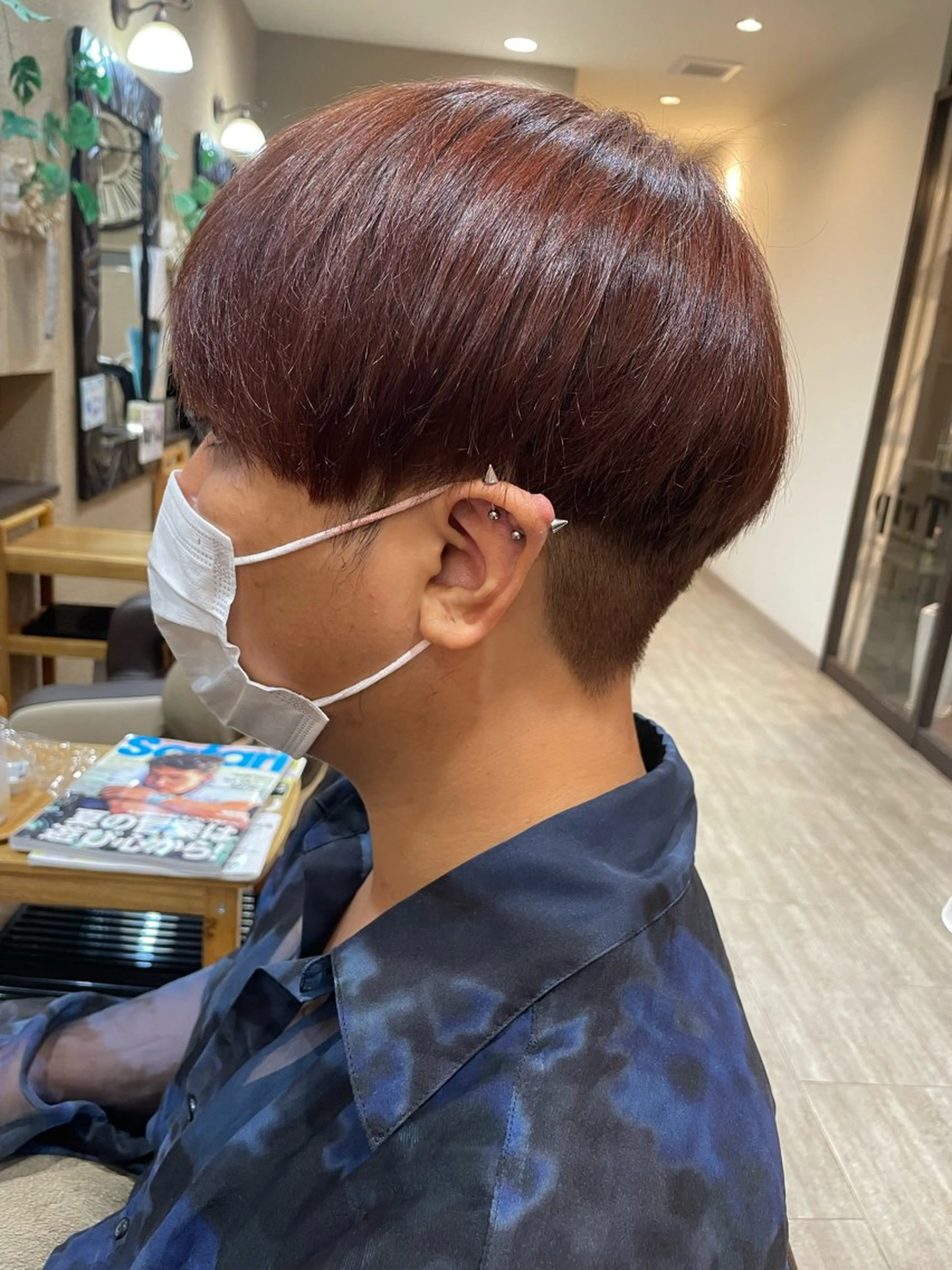 カラー メンズ マッシュ ピンクカラー カット ヘアカラー 勘場 万菜華のヘアスタイル