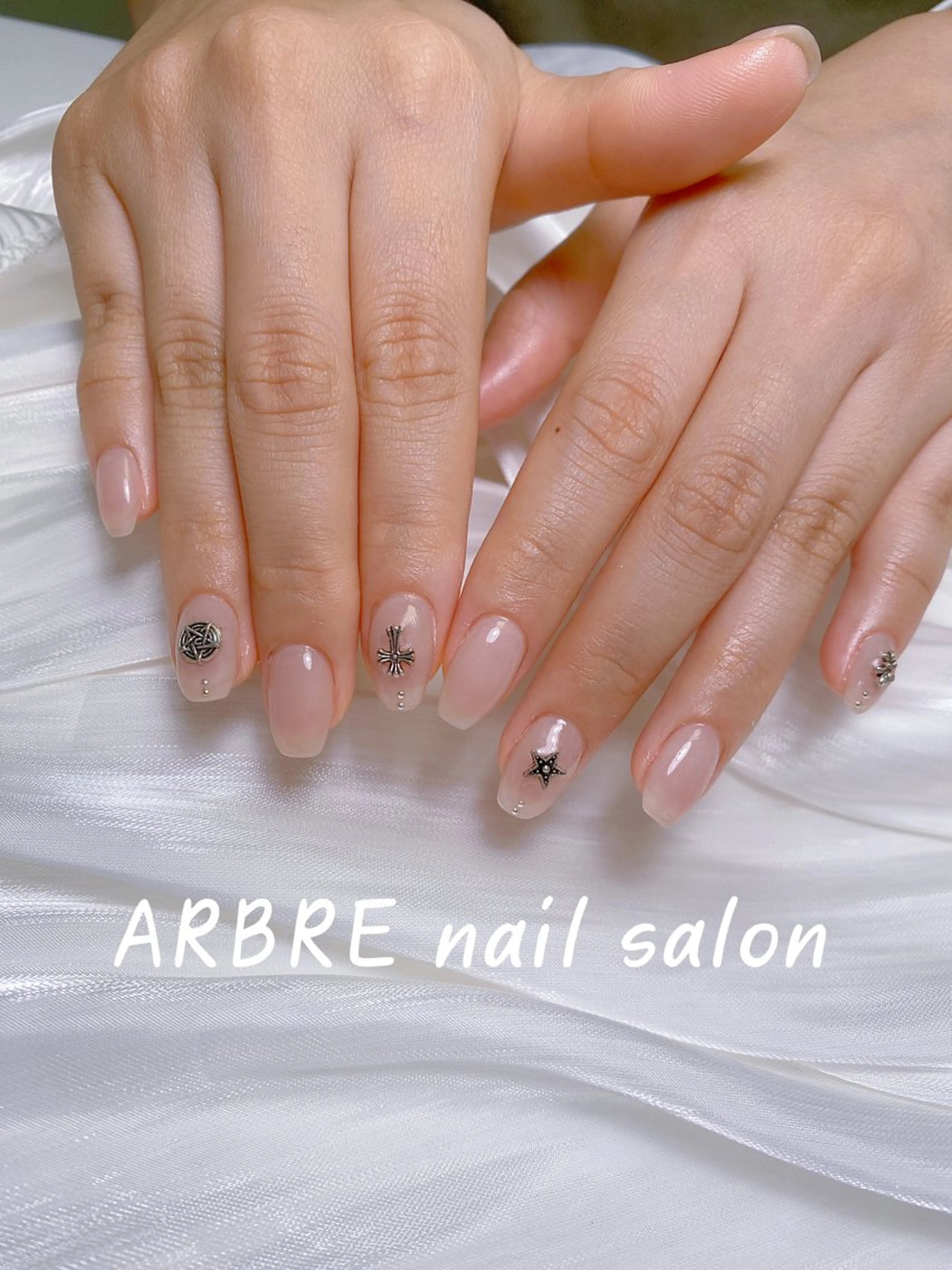 ネイル ハンドネイル ハンドケア 小林 凛のネイルデザイン