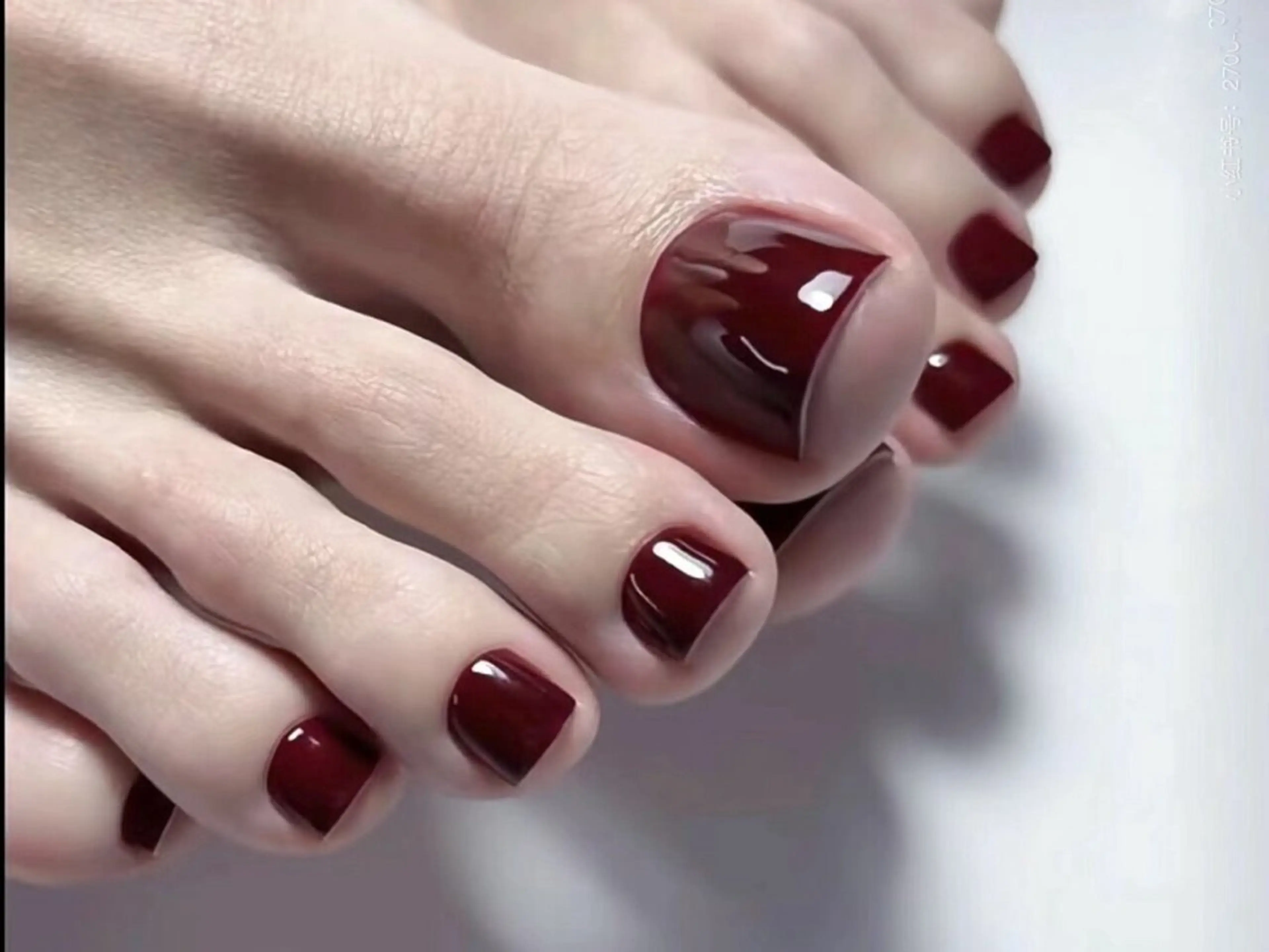 【新規ソフトジェルオフ無料】フットワンカラー／ラメグラデーションの写真