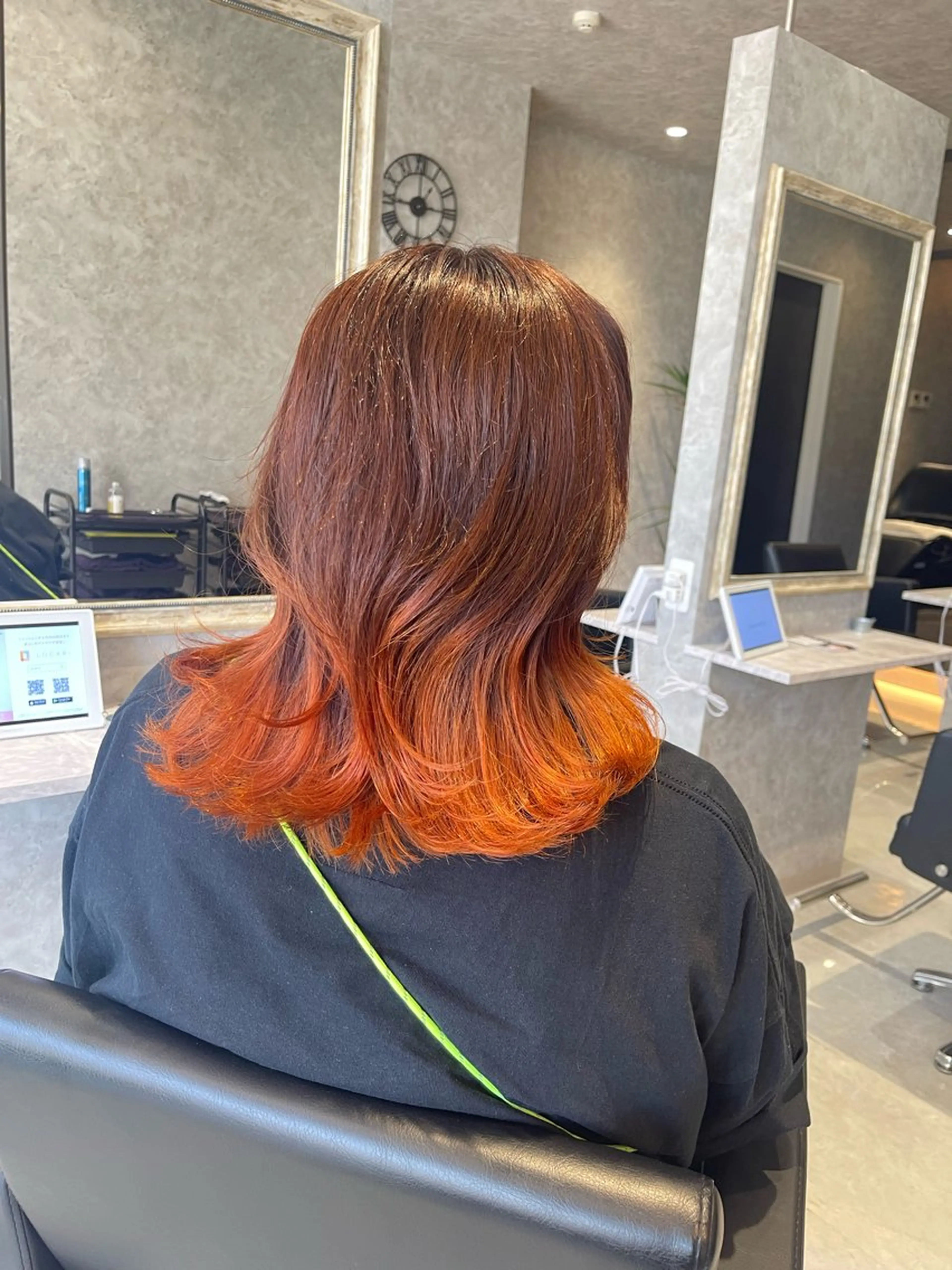 ミディアム ヘアカラー ハイトーン ／ レイヤー/吉田陸斗のヘアスタイル