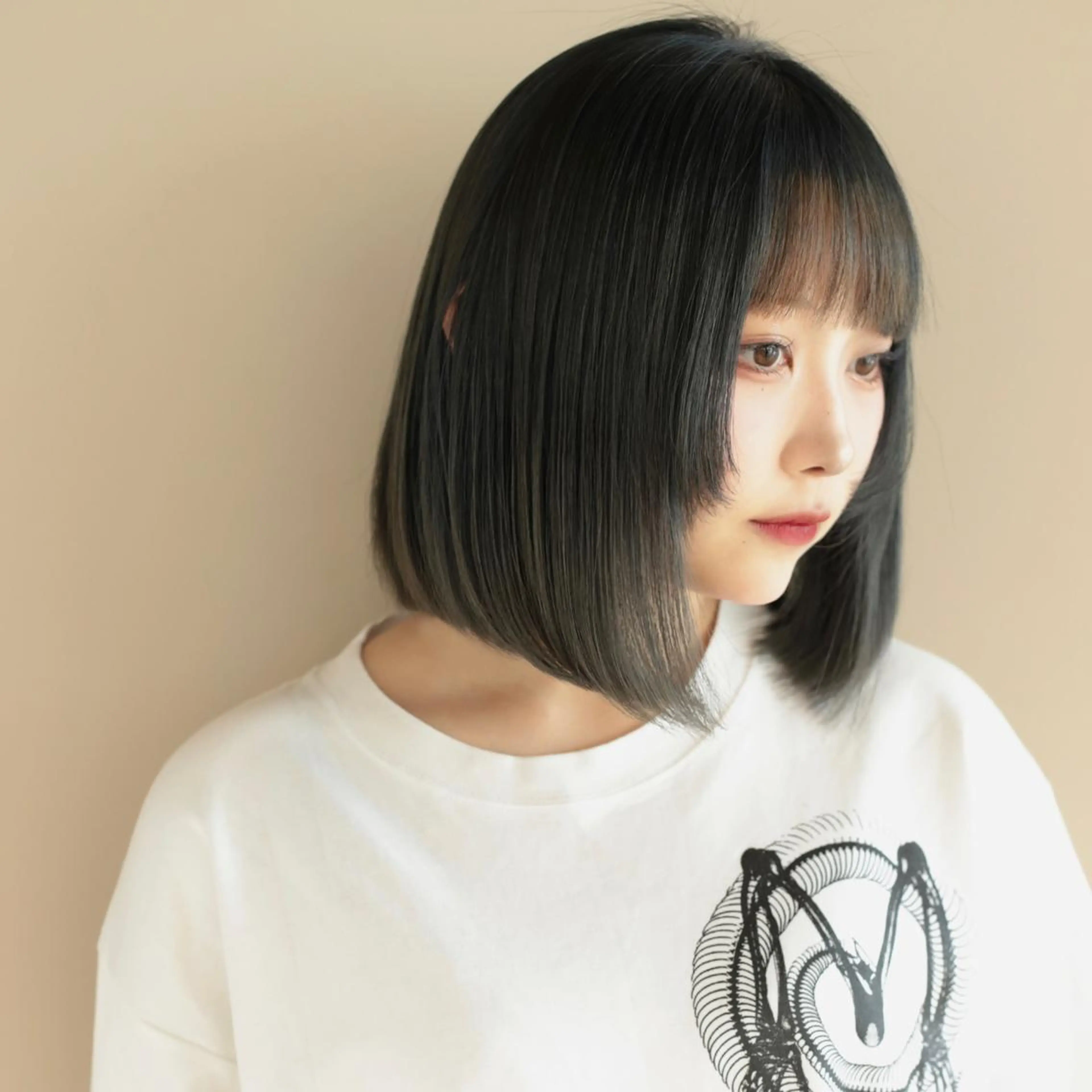 セミロング ボブ デザインカット 顔まわりレイヤー レイヤーカット ヘアカラー トリートメント 赤羽今日子/レイヤー /盛れる顔まわりのヘアスタイル