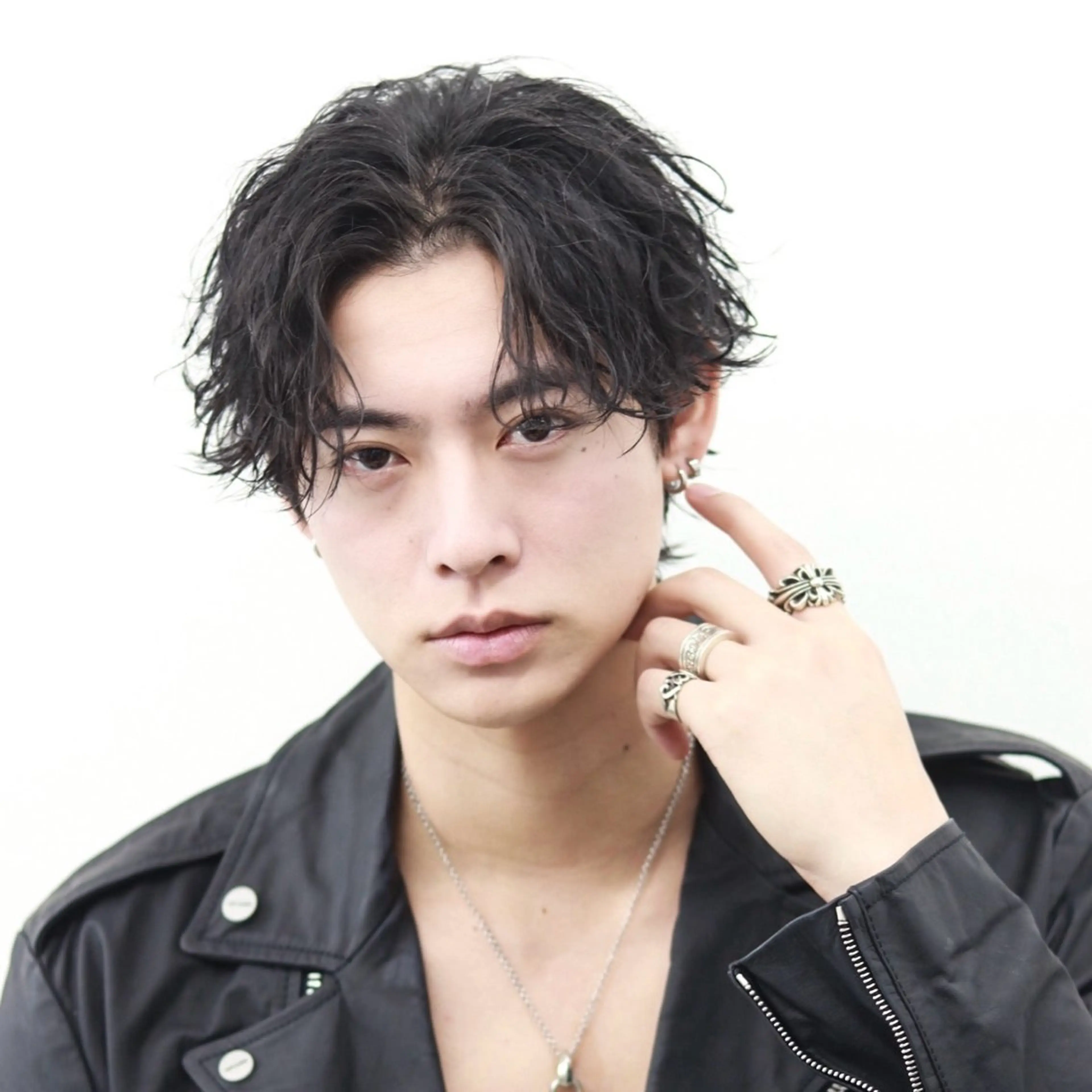 ショート カラー パーマ メンズ センターパート カット パーマ 🔥メンズ極🔥韓国 シャドウ/波巻き柿崎のヘアスタイル
