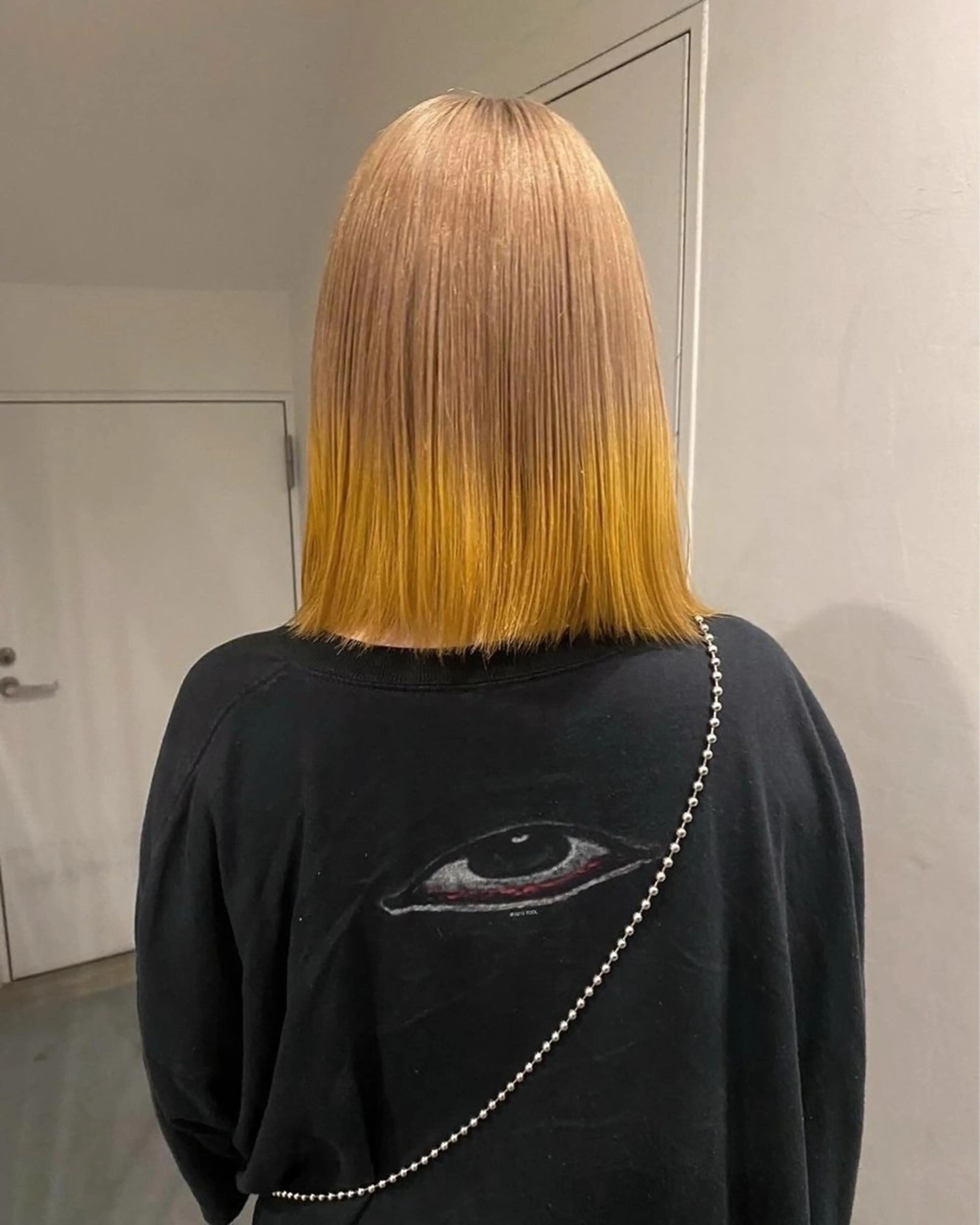 ミディアム カラー ベージュカラー グラデーションカラー ミルクティーベージュ イエローカラー カット ヘアカラー トリートメント hen所属・心斎橋/レイヤー/ ブリーチ/モエのヘアスタイル