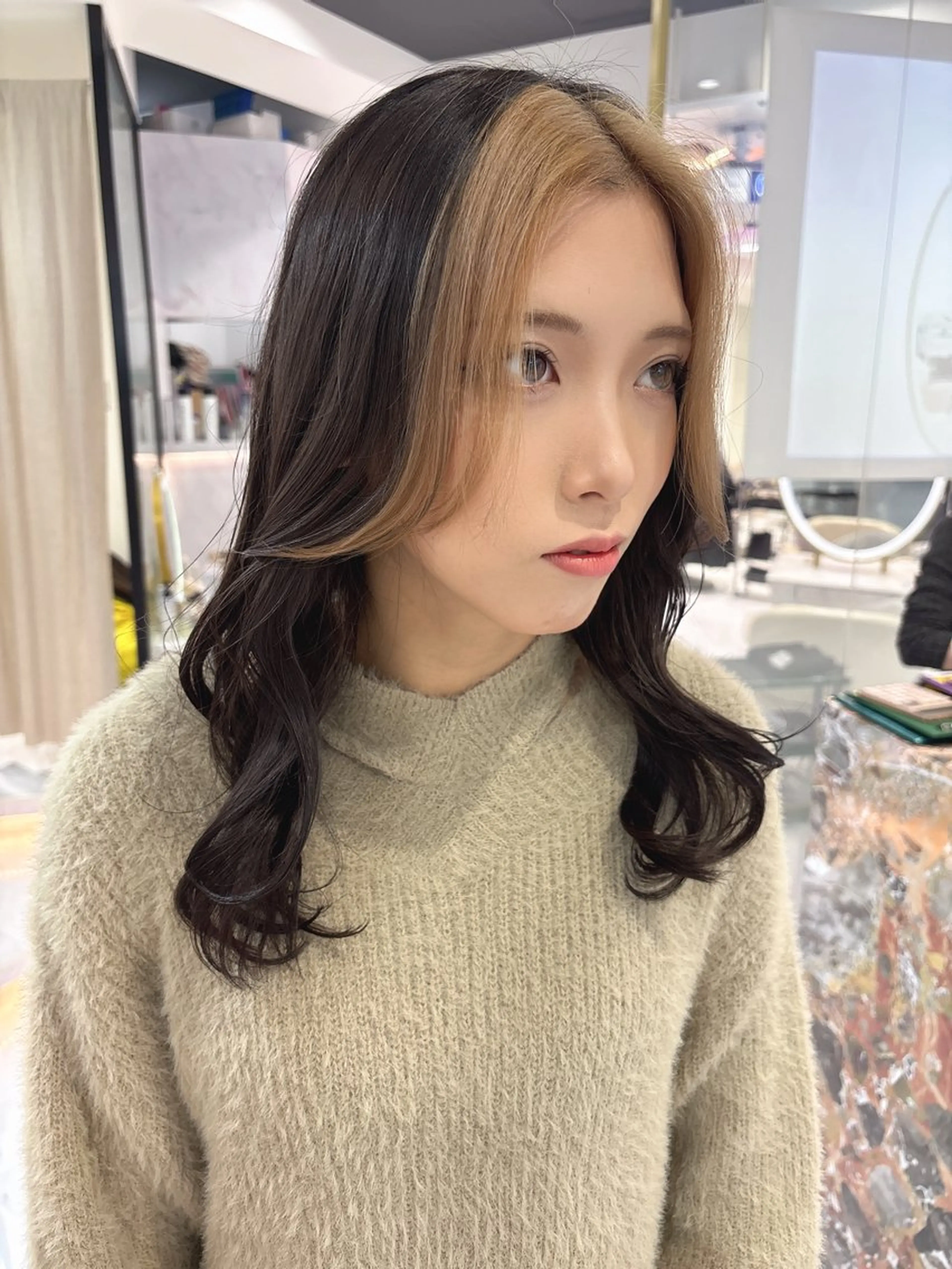 ミディアム カラー ミストバング  フェイスフレーミング カット ヘアカラー SAYAKA 🍒／ボブ／暖色のヘアスタイル