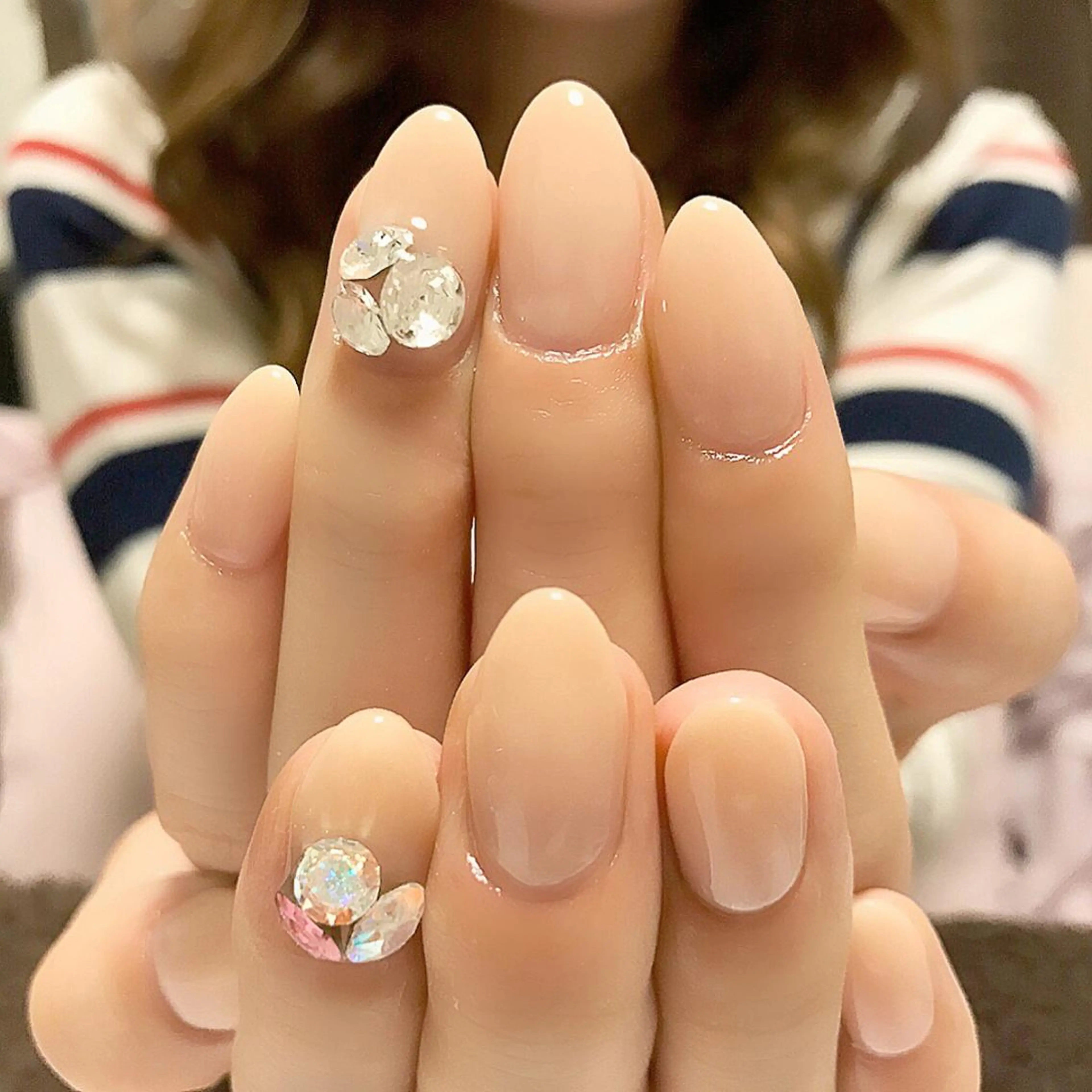 ネイル シンプルネイル ストーンネイル yumnail (ネイル&脱毛)のエステ・リラクイメージ