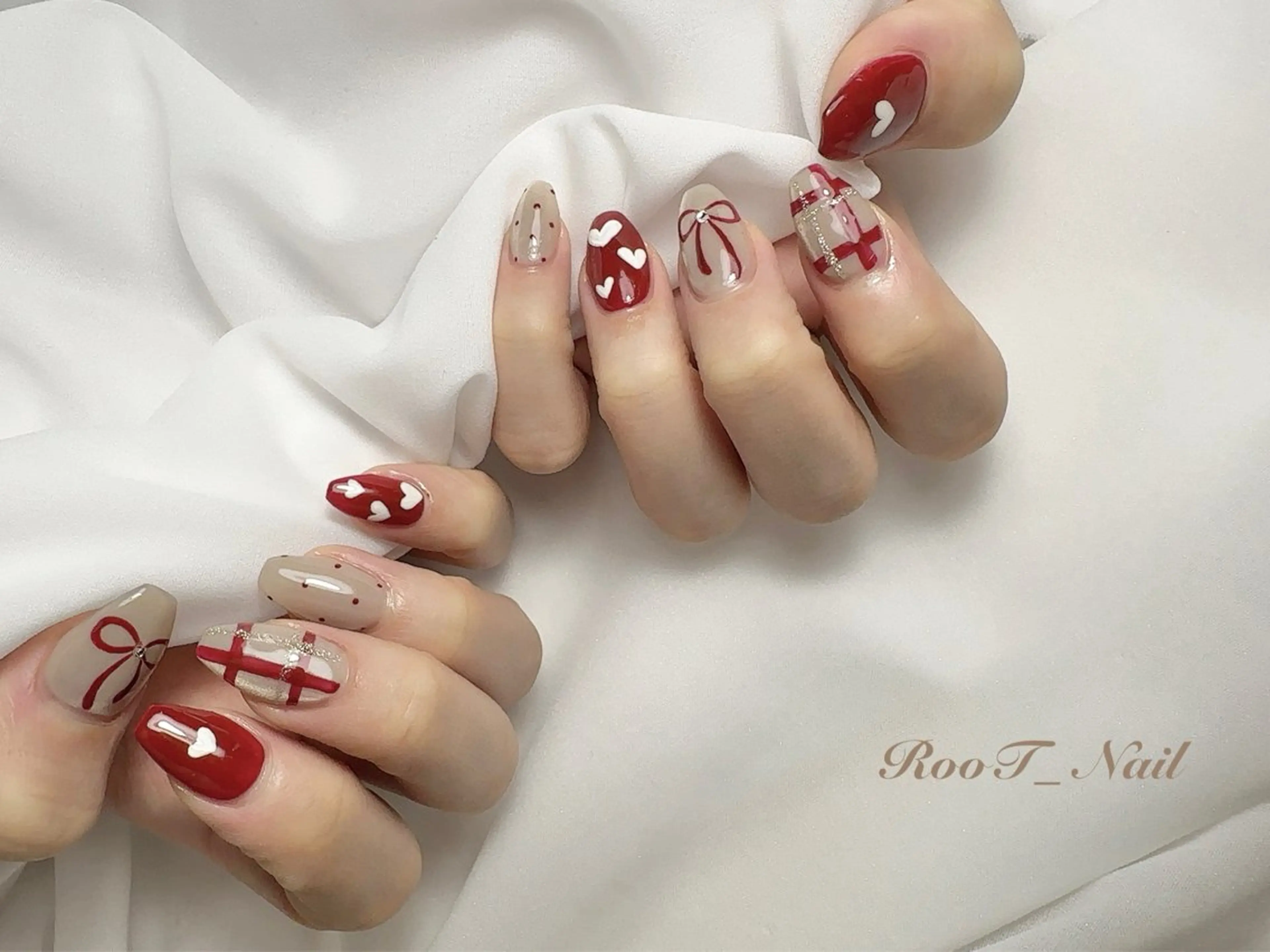 ネイル ドット ハート マグネットネイル リボン ハンドネイル RooT Nailのネイルデザイン