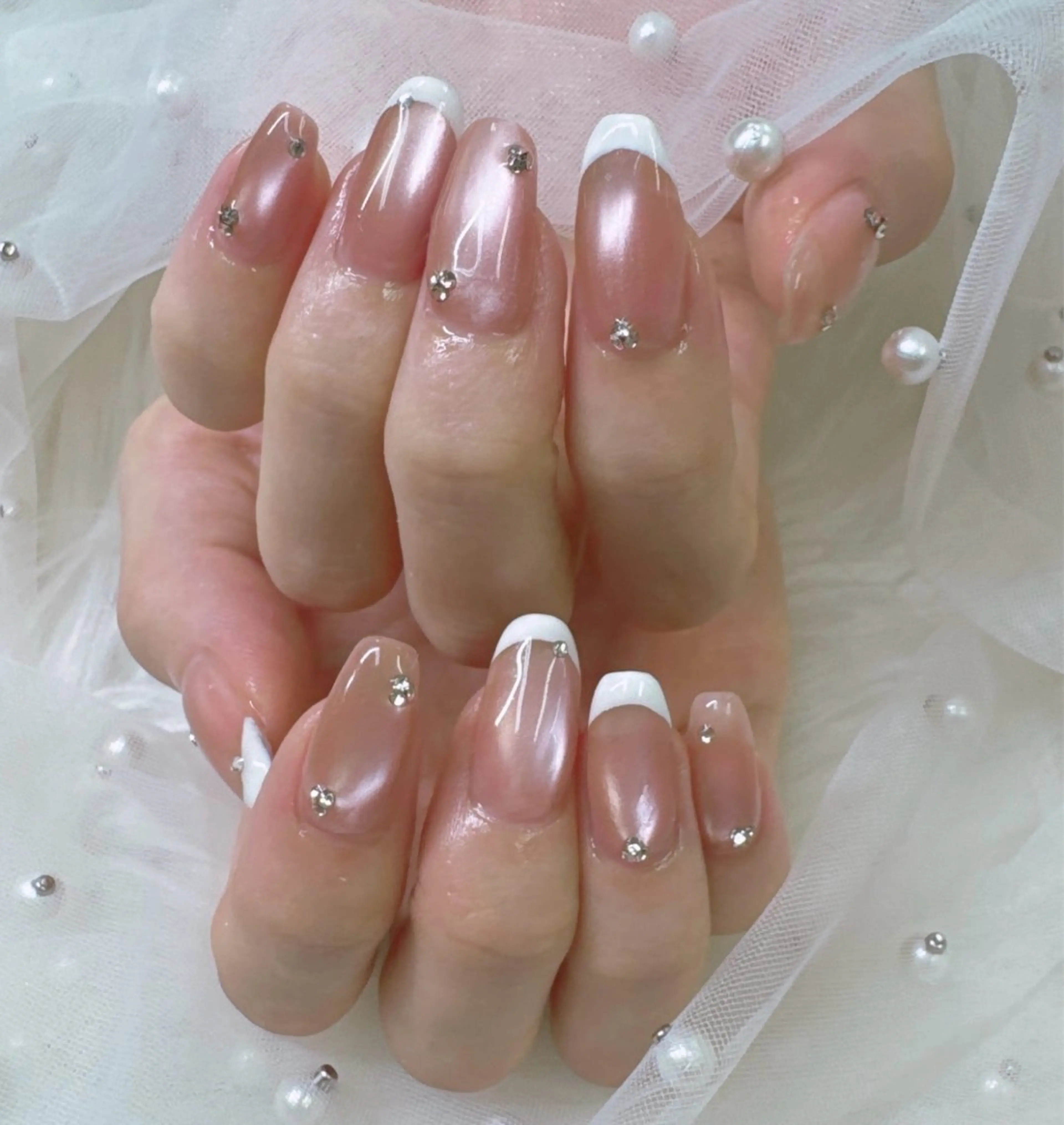 ネイル フレンチネイル ジェルネイル ガラスフレンチ キラキラネイル ロングネイル ハンドネイル Queeens nailのネイルデザイン