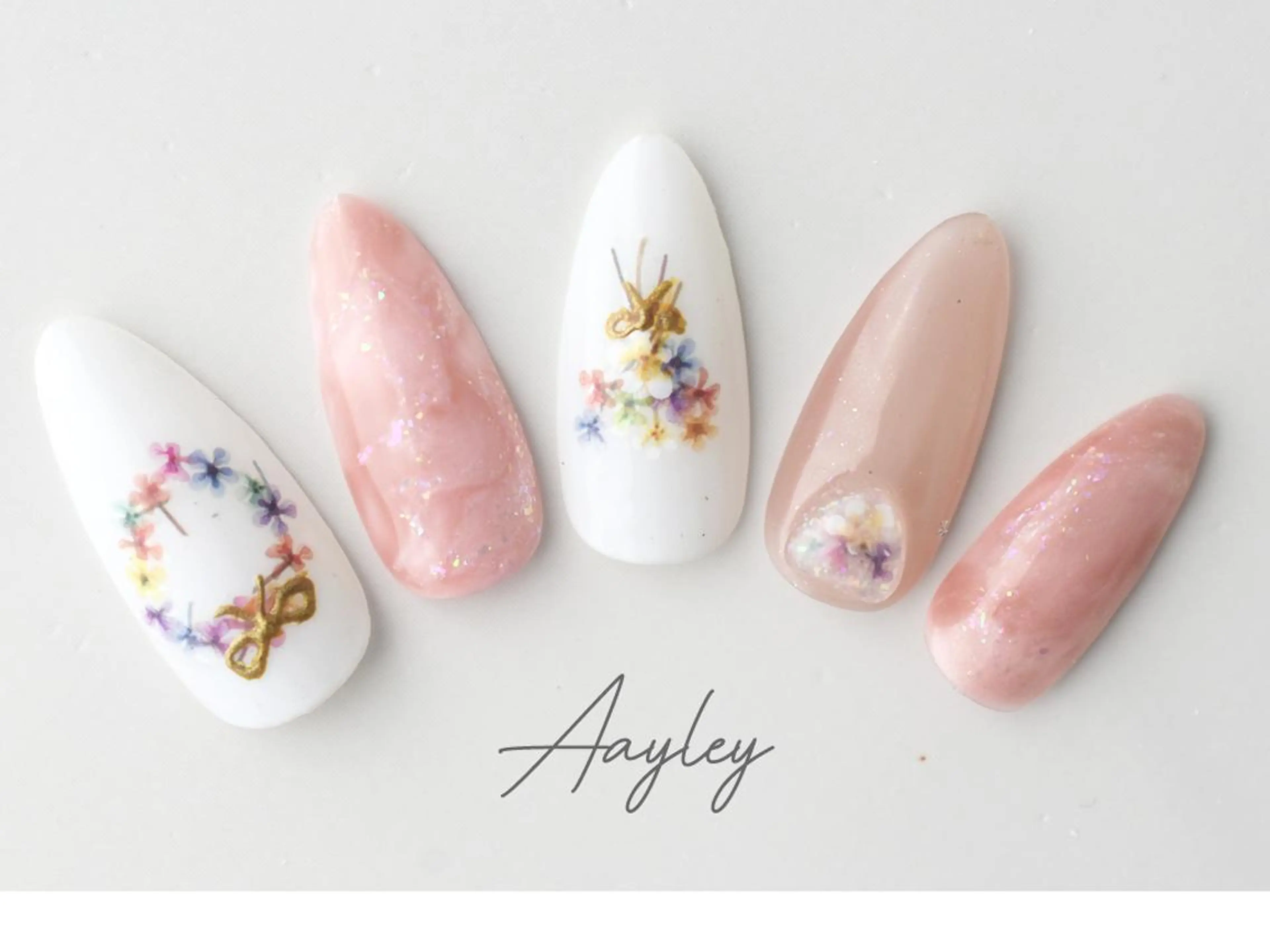 ロング カラー ネイル Aayley アイリ―サロンのネイルデザイン