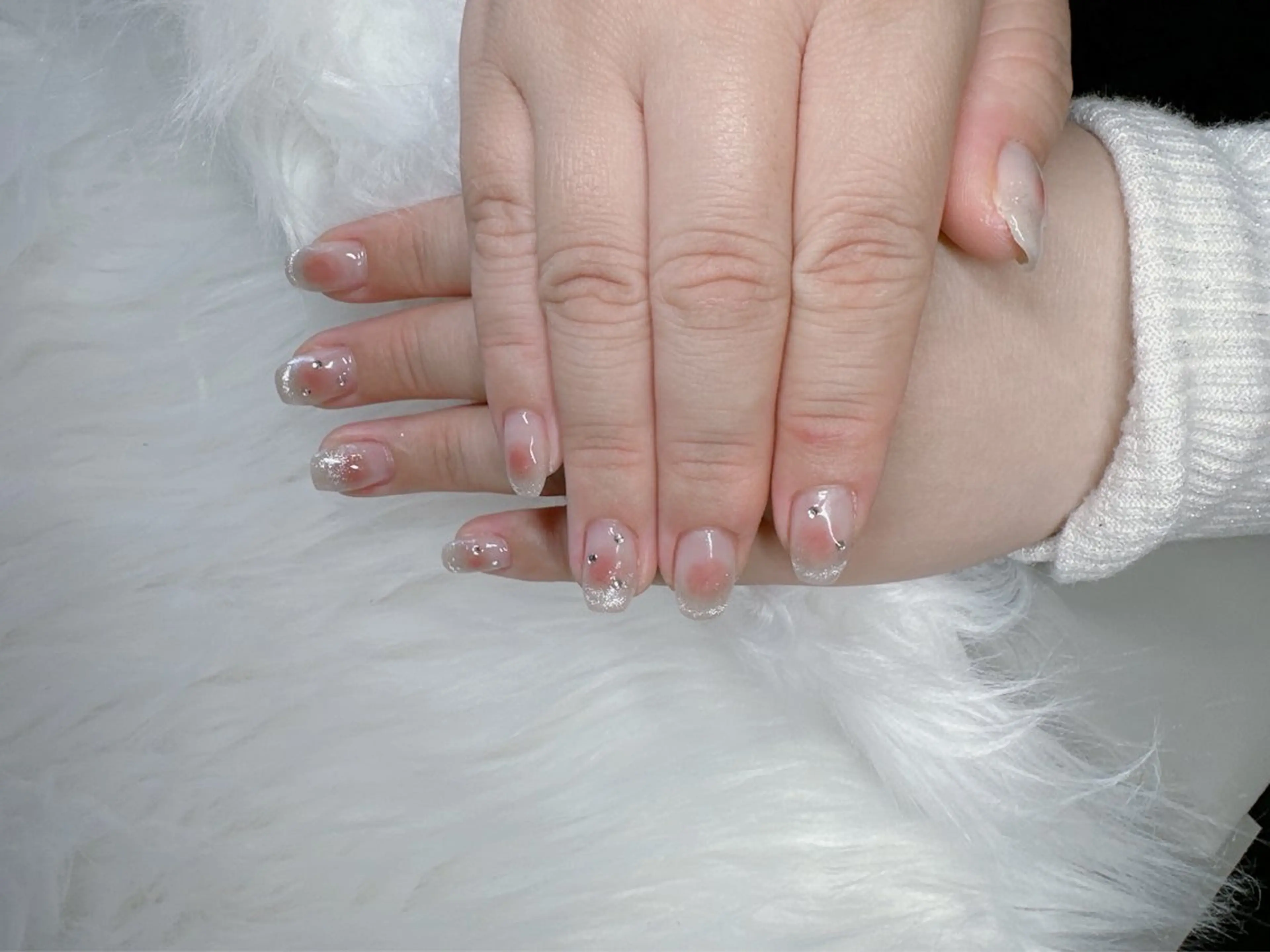 ネイル チークネイル フレンチネイル グラデーション ラメ(グリッター) ラメグラデーション nail salon OnRのネイルデザイン