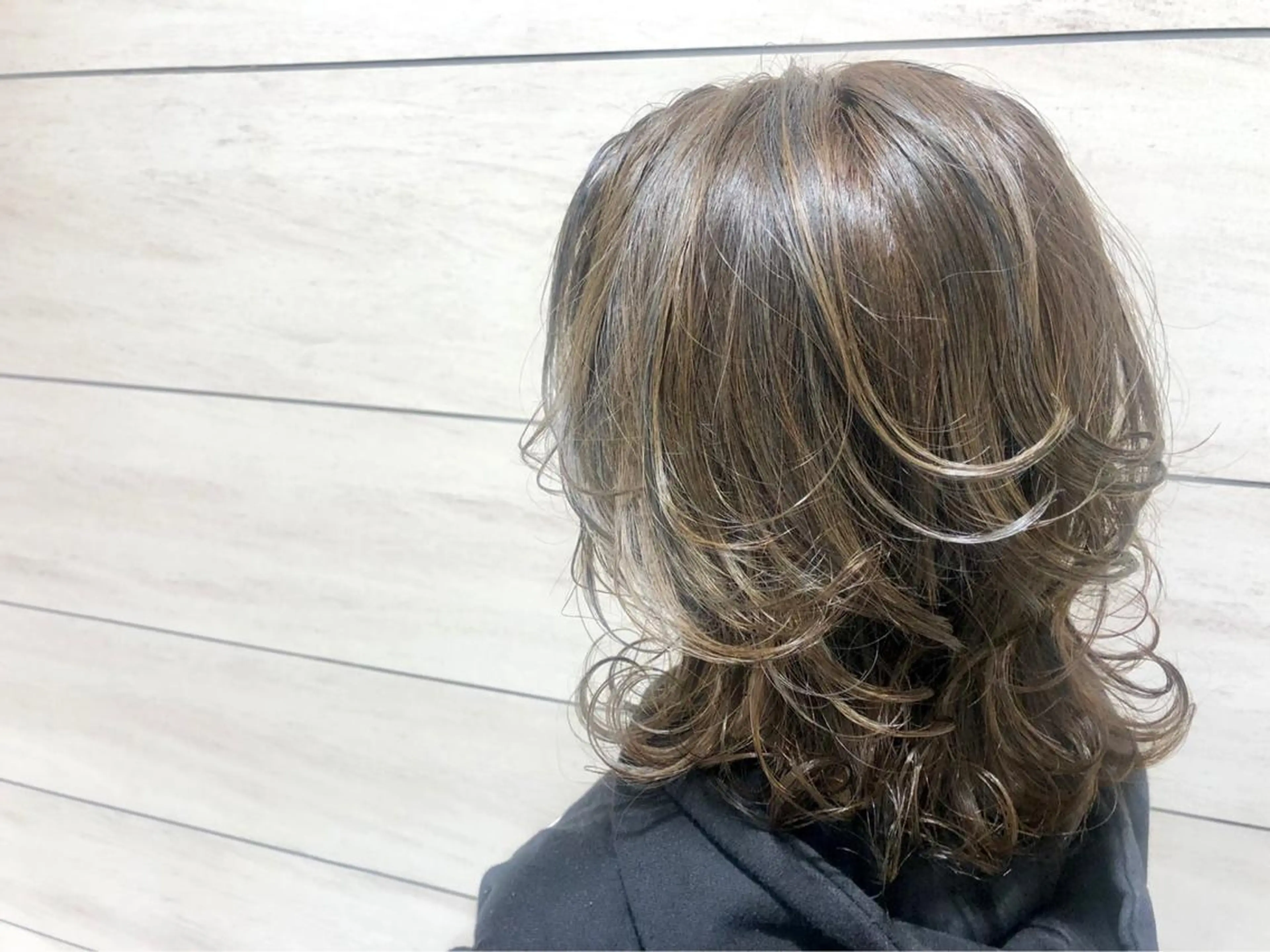 ミディアム ハイライト noll【今池駅前】 池田碧花のヘアスタイル