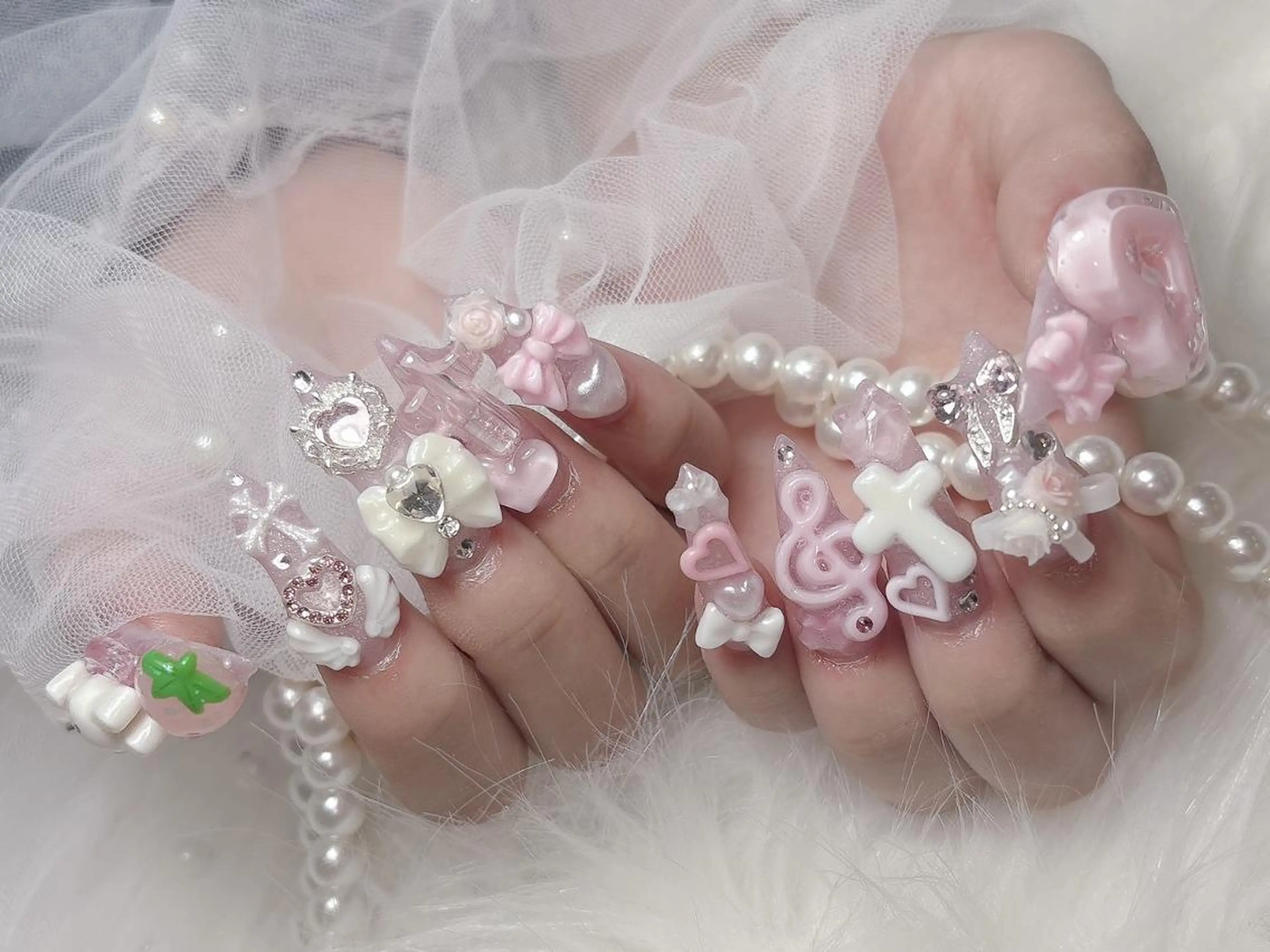 ネイル ハンドネイル emu m.uのネイルデザイン