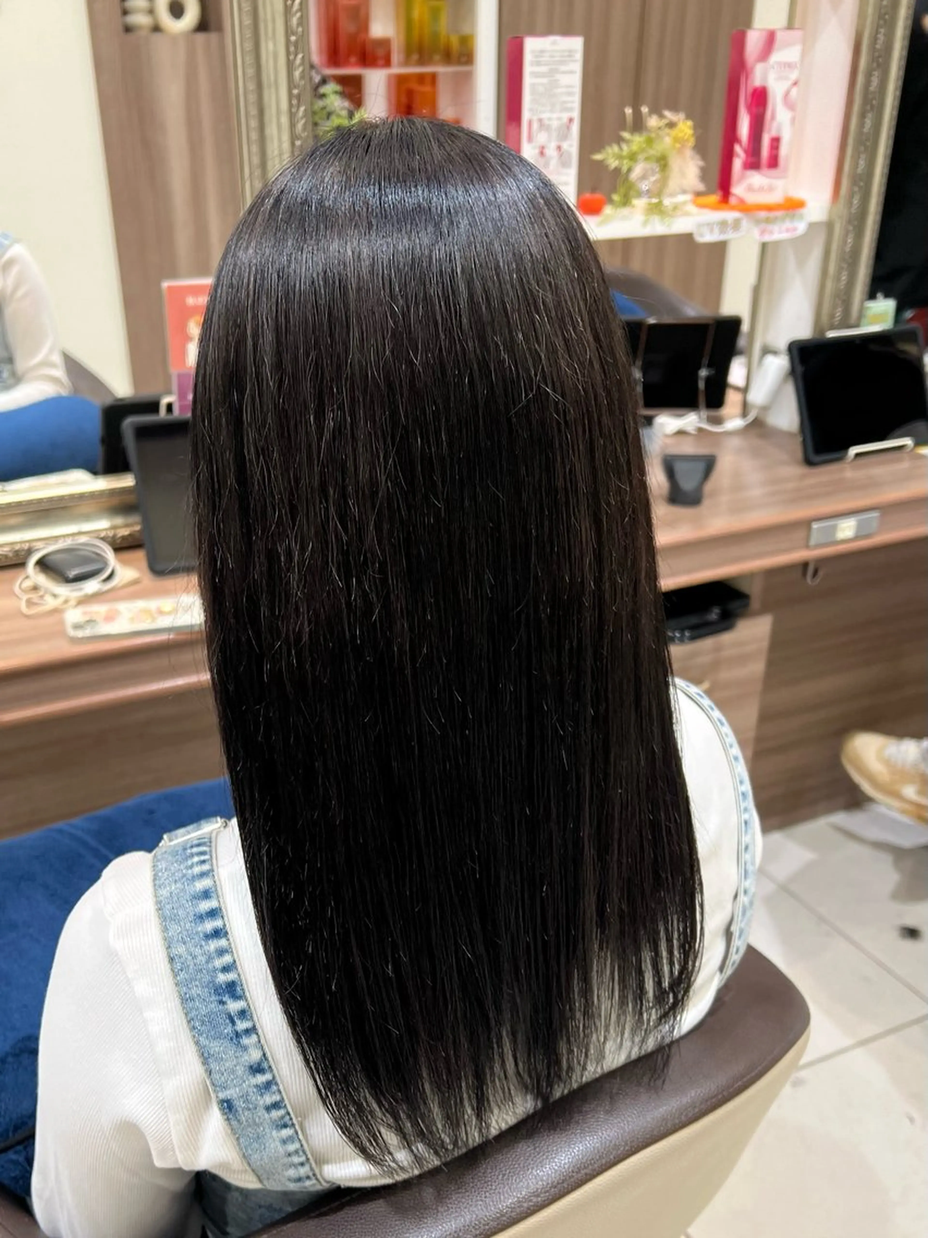 カラー ヘアカラー 阪本 紀乃のヘアスタイル