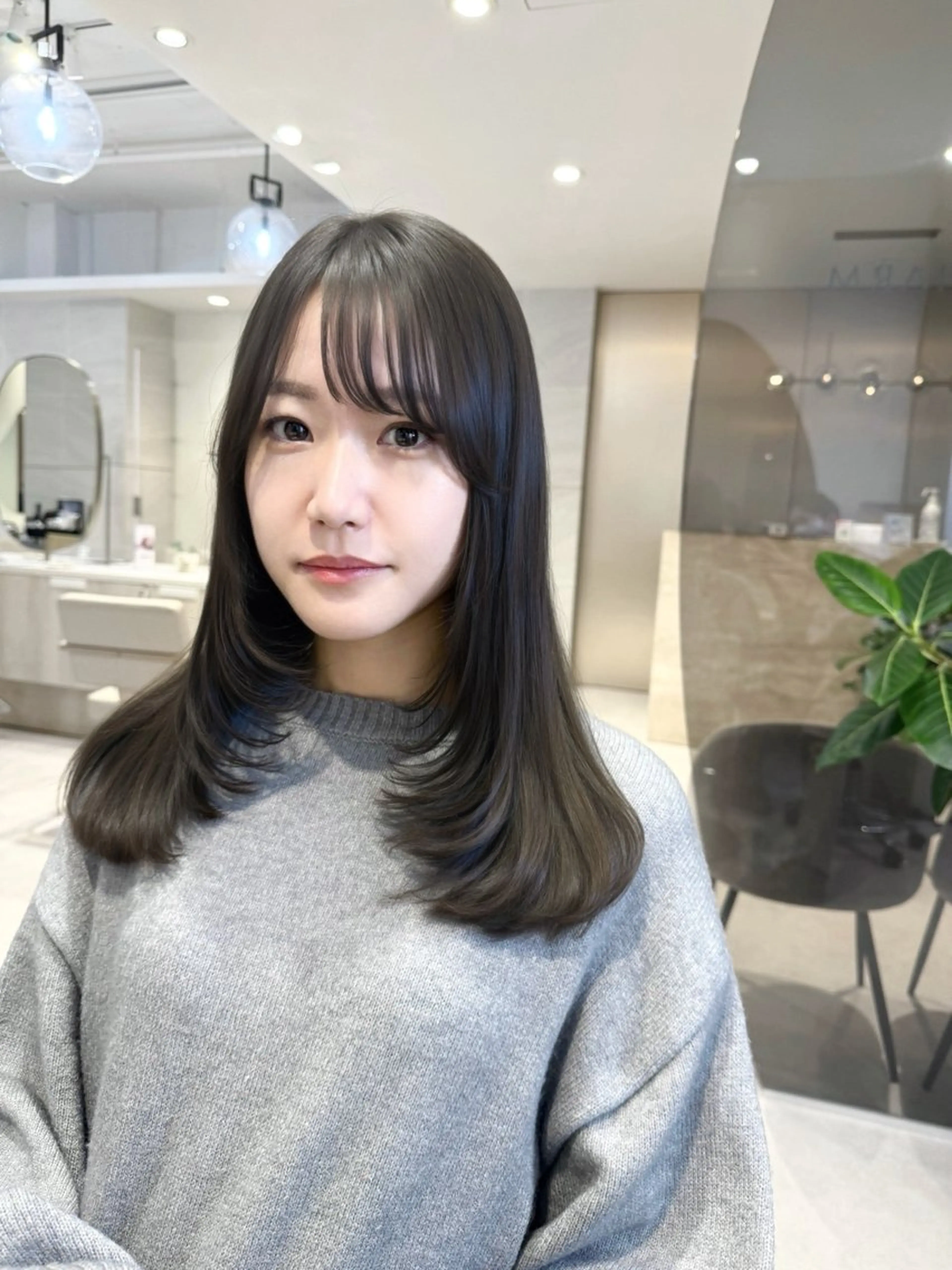 ロング カラー グレージュ オリーブグレージュ オリーブグレー レイヤーカット カット ヘアカラー トリートメント 透明感カラー🌿 グレージュ🐺陽介のヘアスタイル