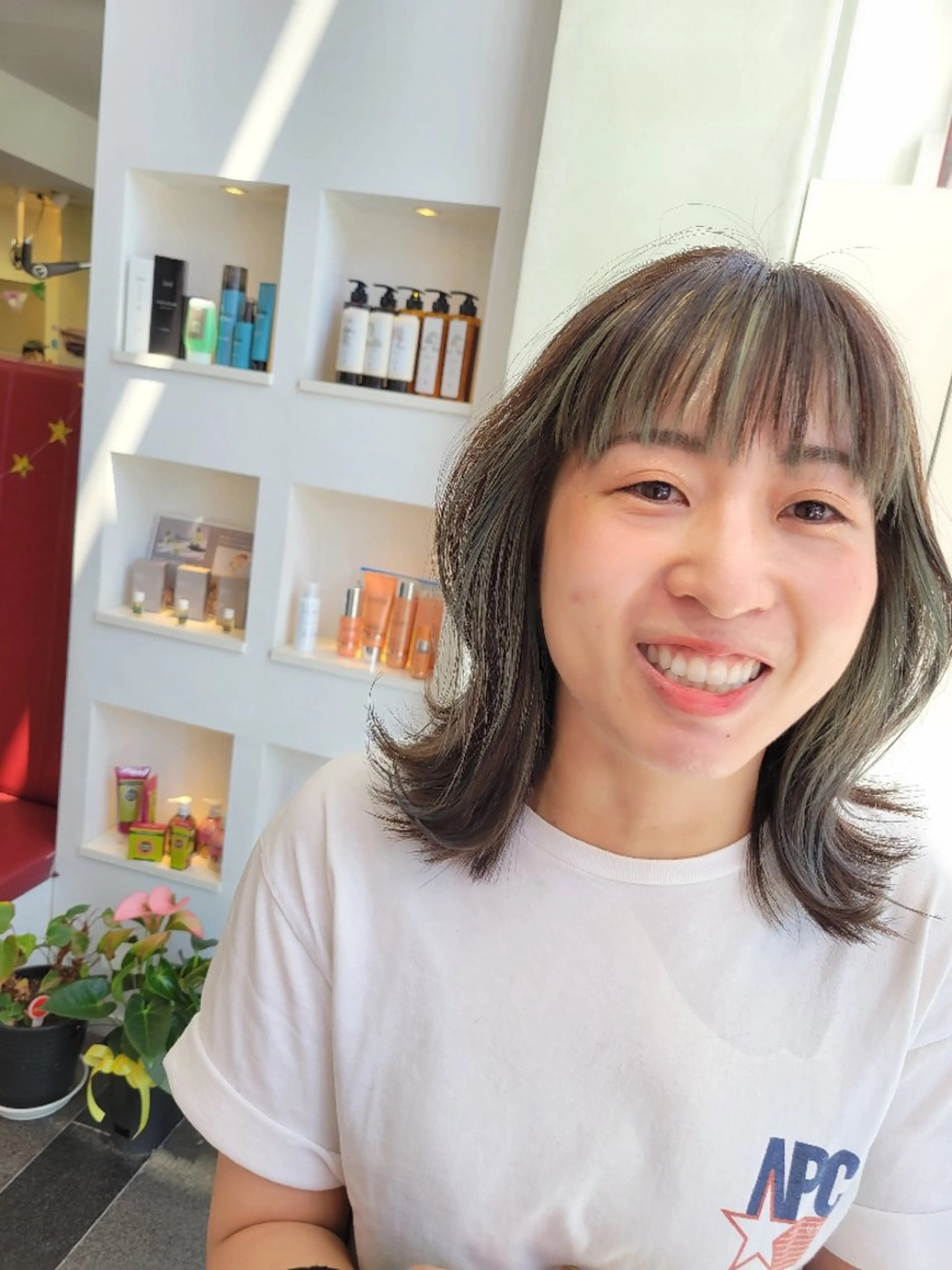 ミディアム 遠藤 史秋のヘアスタイル