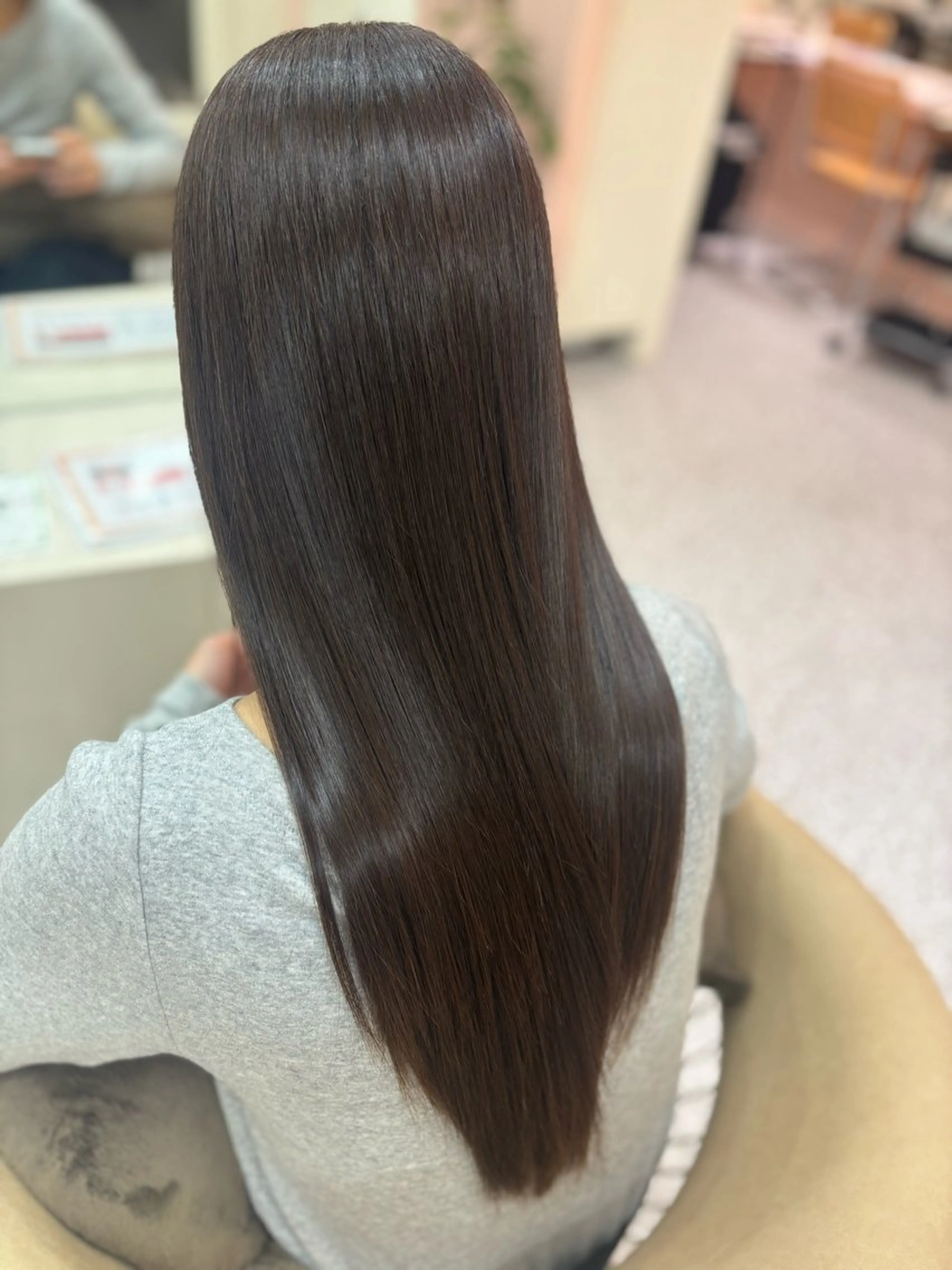 縮毛矯正 グレージュ🩶 脱白髪染め🎀ヒナのヘアスタイル