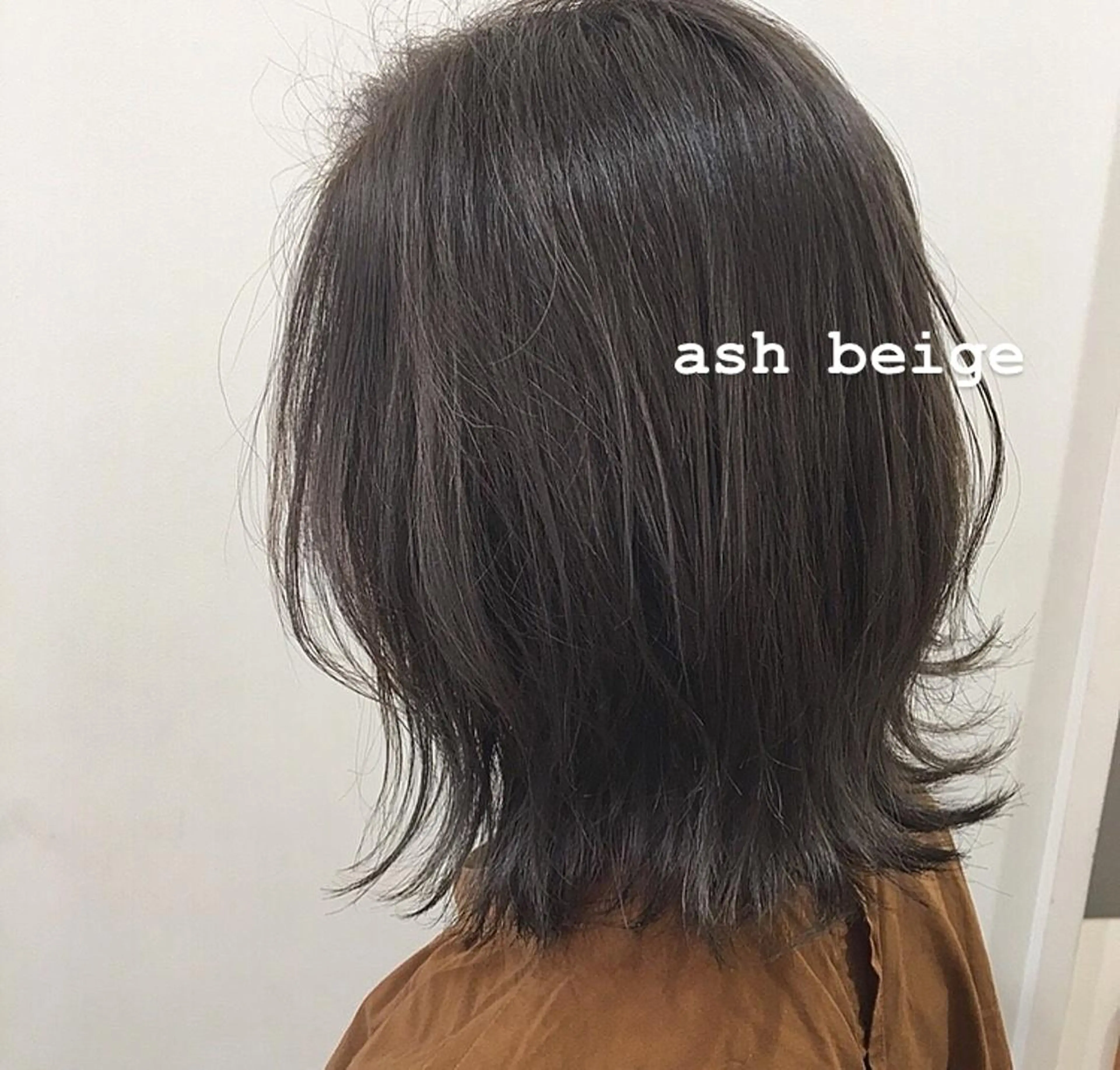 ミディアム カラー アッシュ ベージュカラー 顔周り/レイヤー 🤍マリノのヘアスタイル