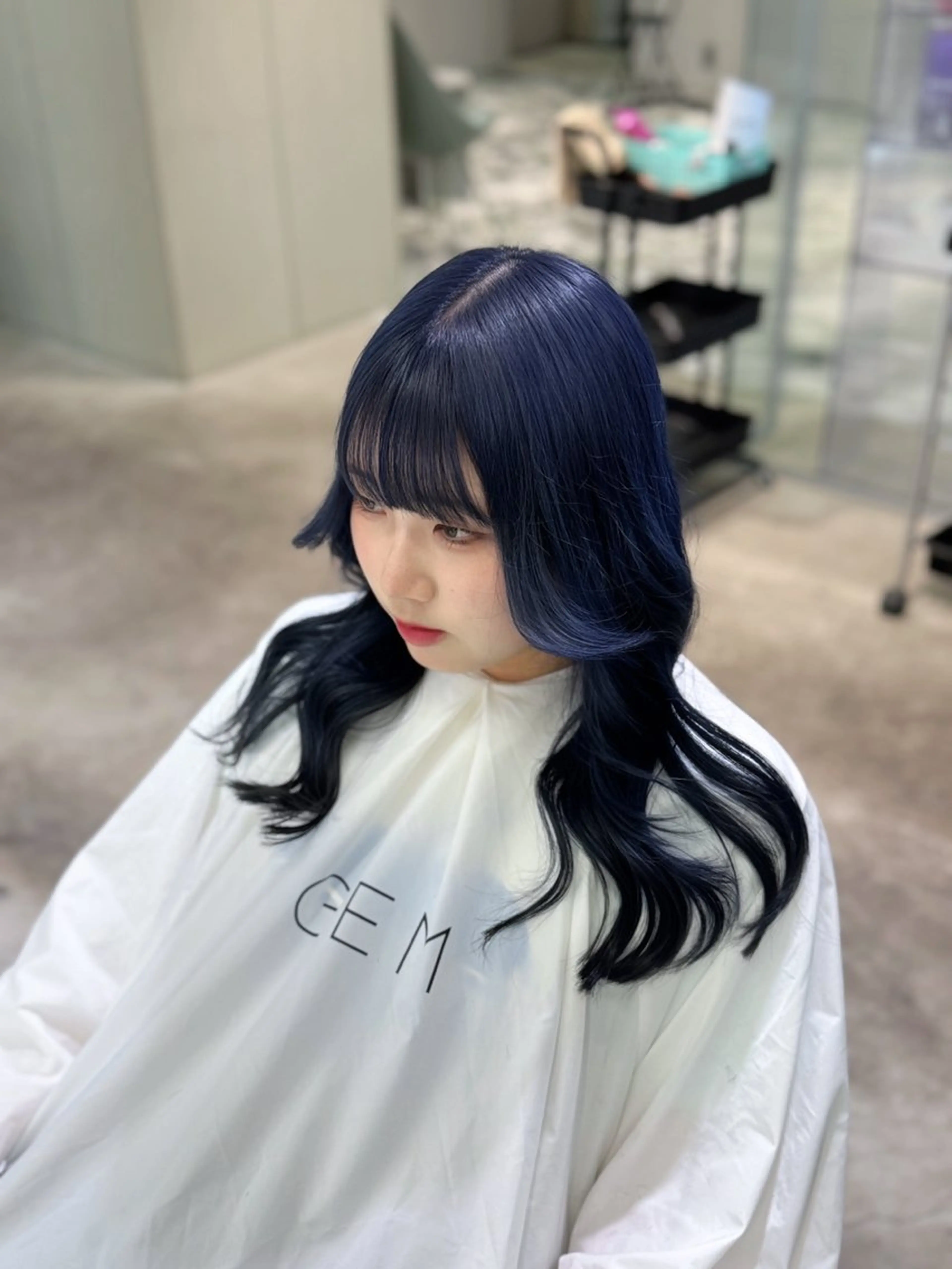 セミロング カラー ブルーカラー ネイビーカラー RIHO🎀 名駅 ハイトーン×顔周りのヘアスタイル