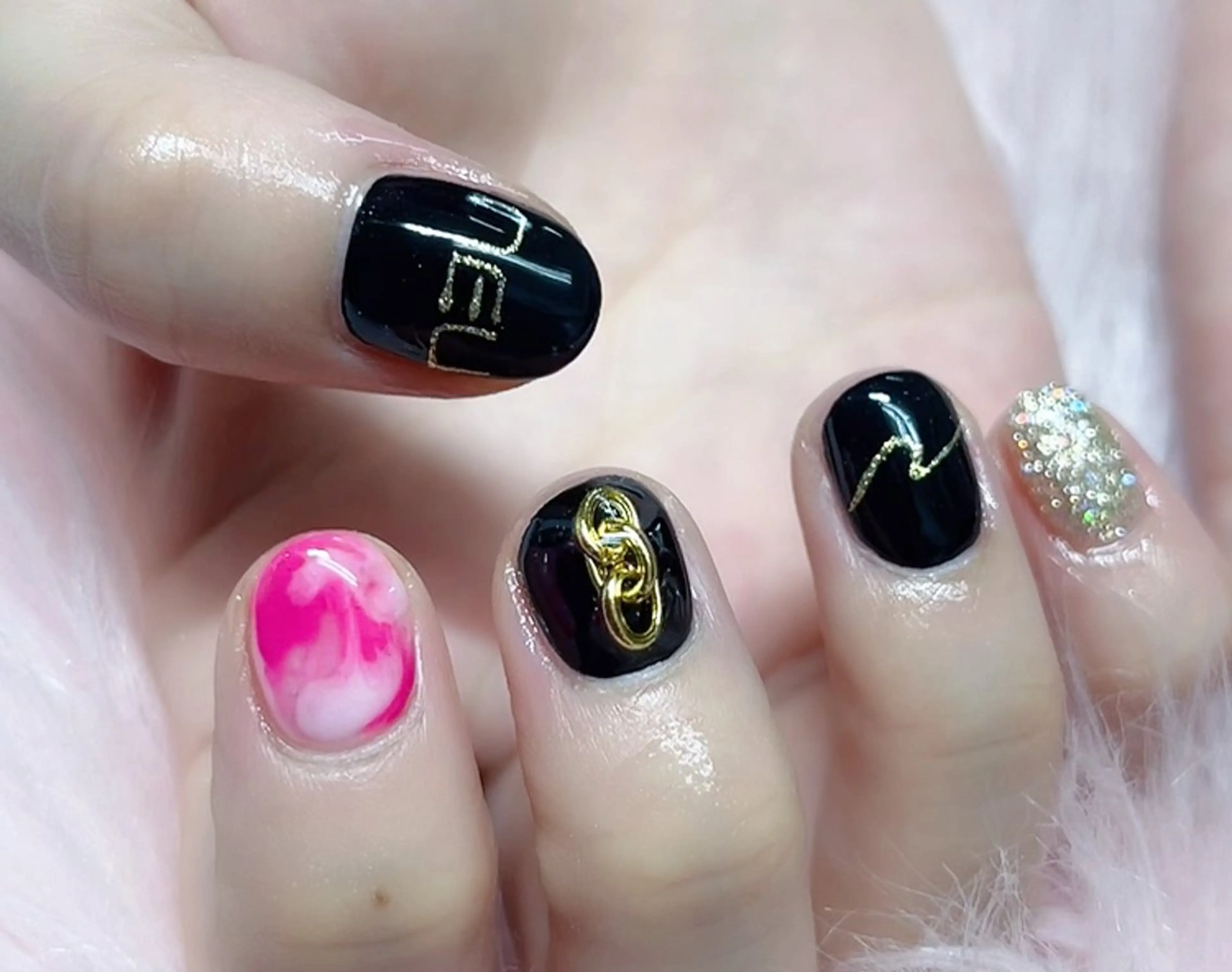 ネイル ハンドネイル MoonNail ユリ🌸のネイルデザイン