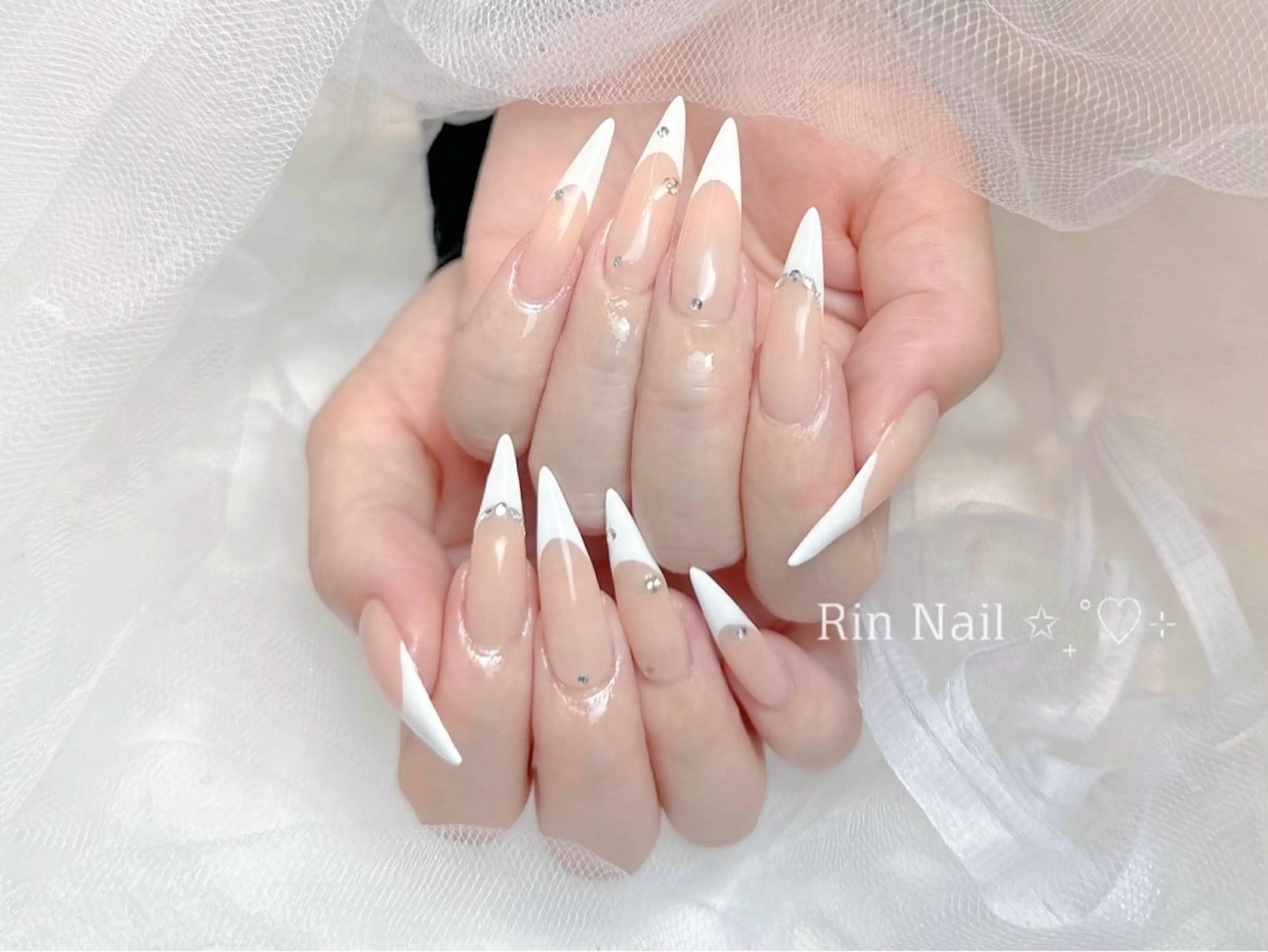 ネイル ボルドー フレンチネイル グラデーション キラキラネイル 韓国ネイル ハンドネイル Rin Nail Shinokuboのネイルデザイン