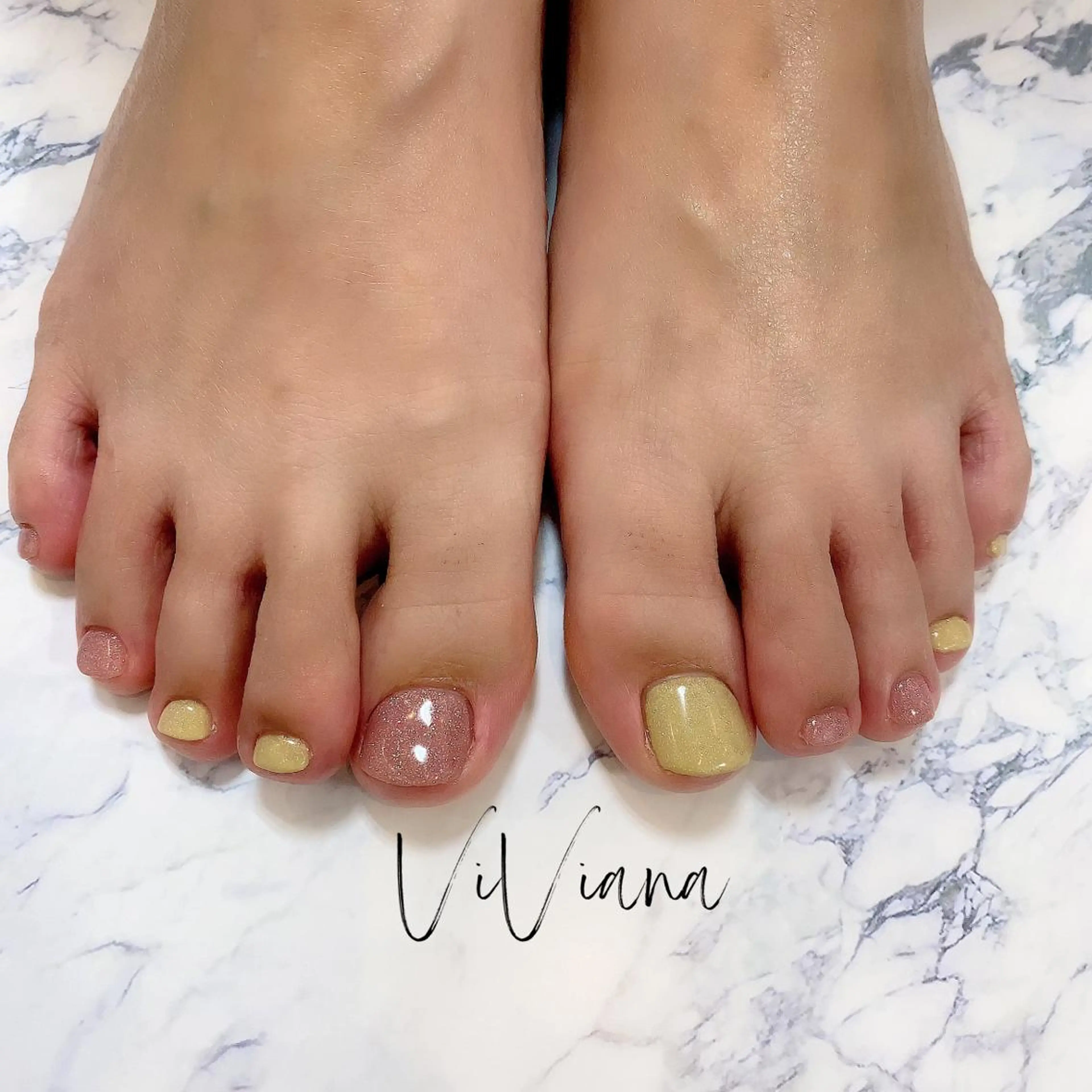 ネイル フットネイル ViViana ｳﾞｨｳﾞｨｱﾅのネイルデザイン