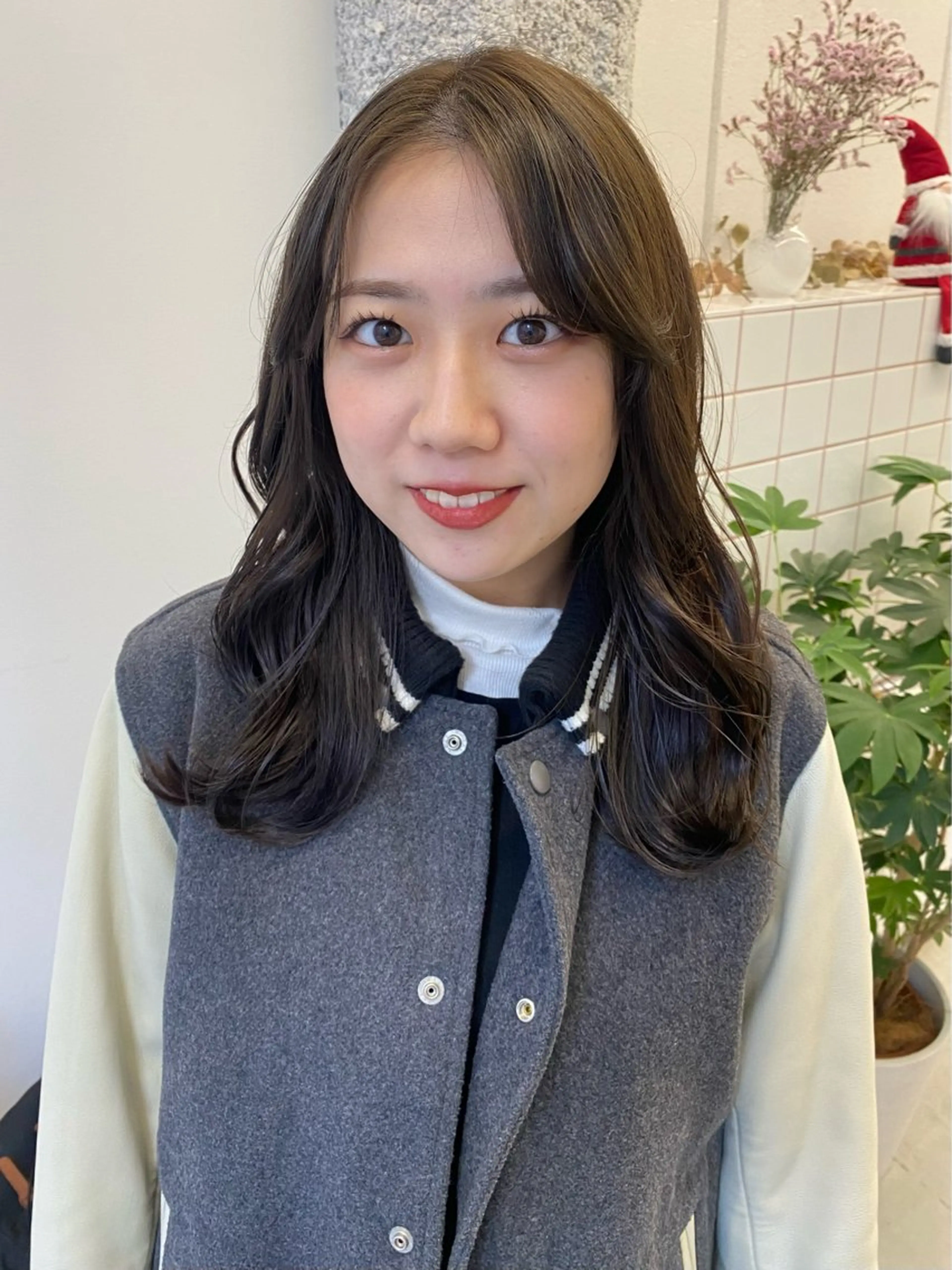 ミディアム カラー 透明感カラー オリーブグレー NIKO/名古屋/ 髪質改善/艶髪のヘアスタイル