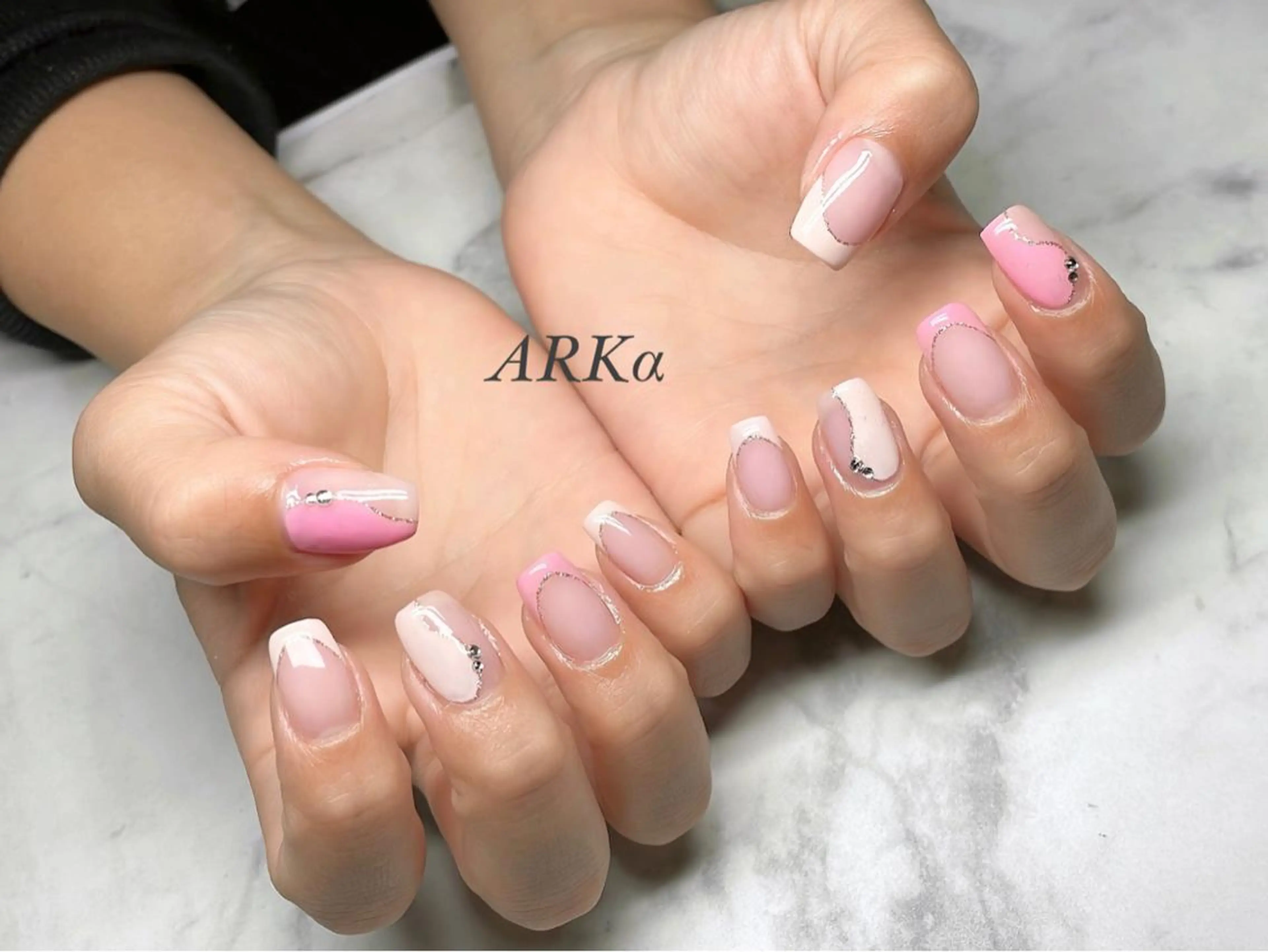 ネイル フレンチネイル ハンドネイル ARKα Nishiのネイルデザイン