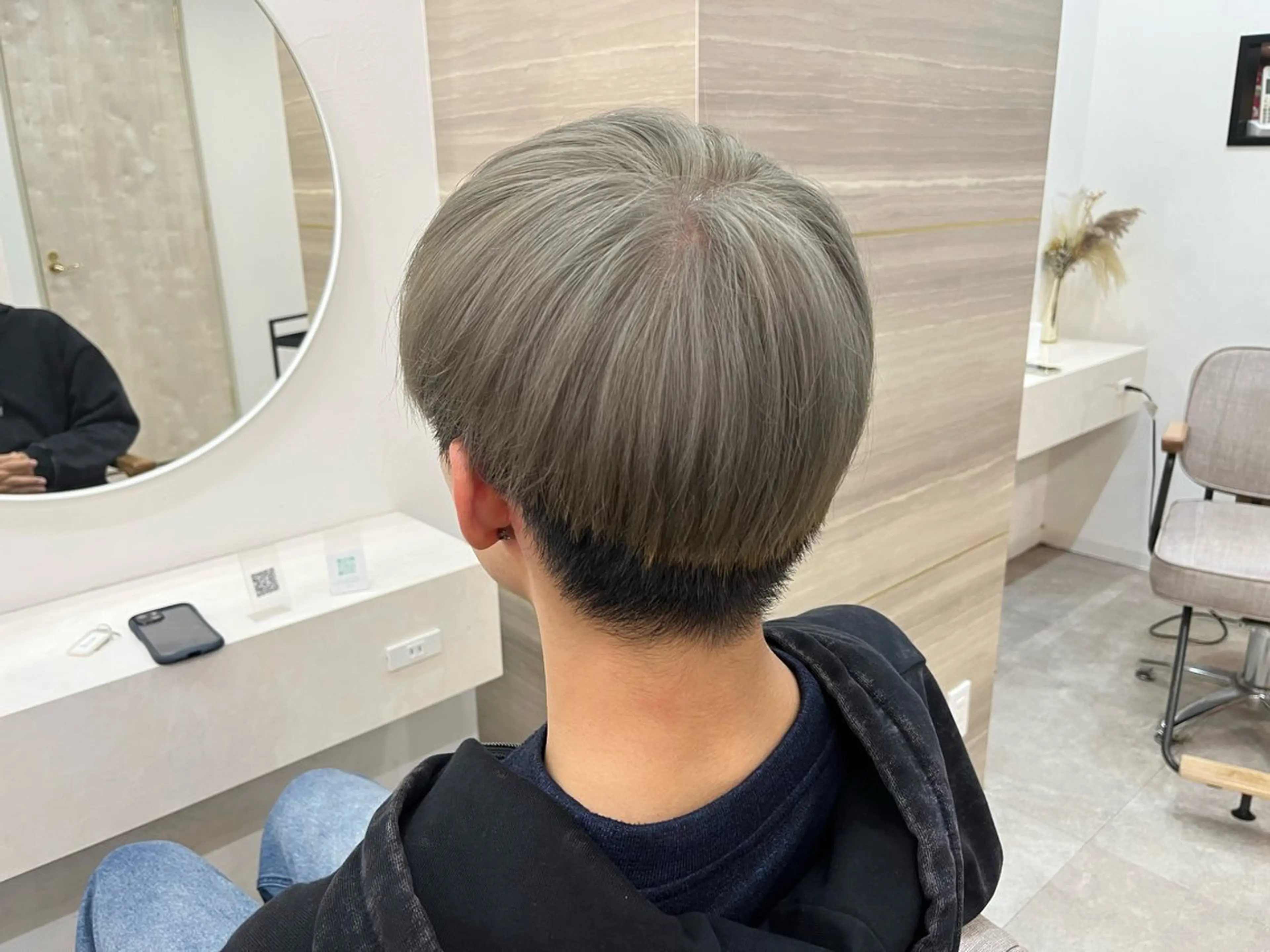 ショート カラー シルバー 🦋Yui🦋透明感 /ベージュ/Wカラーのヘアスタイル