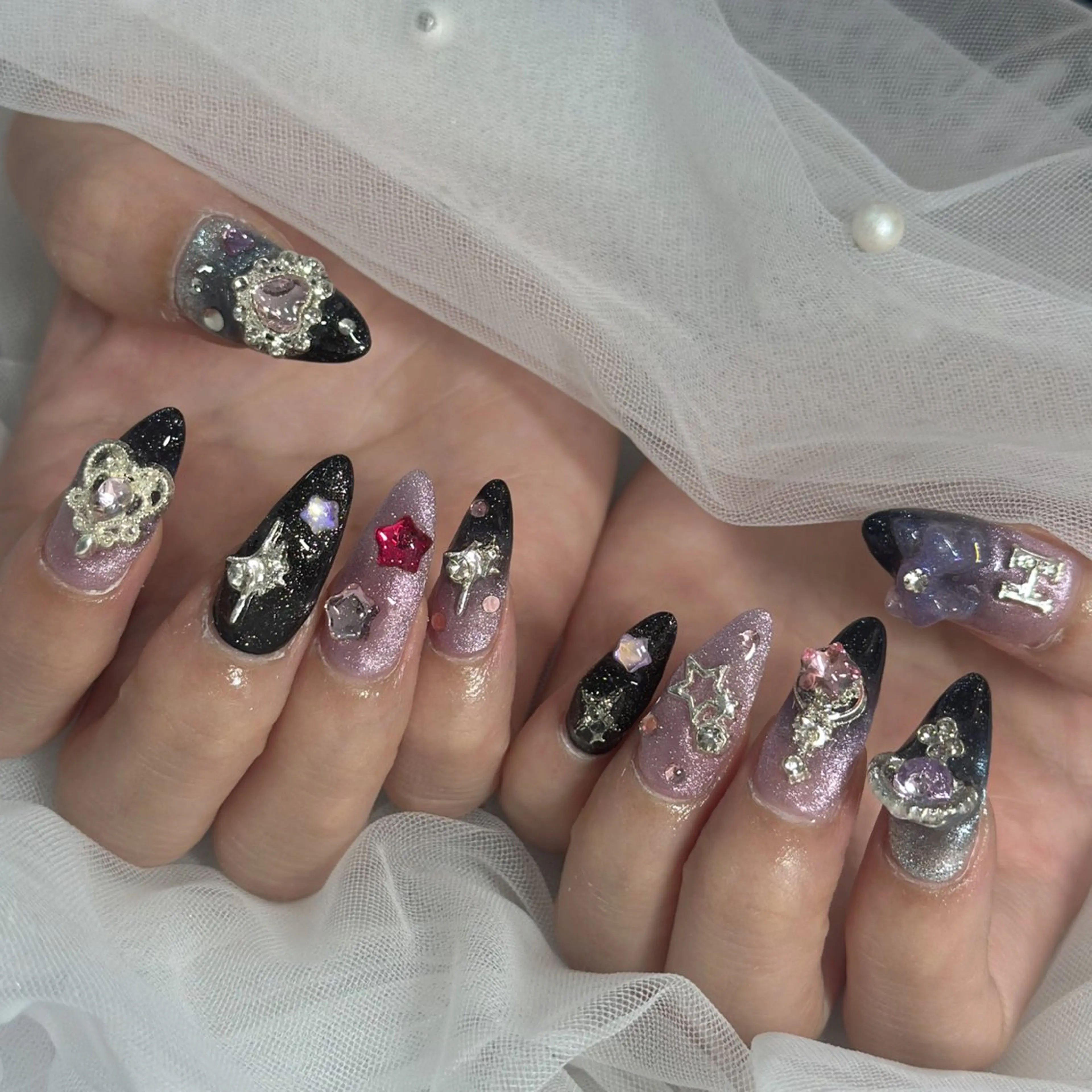 ネイル ハンドネイル フットネイル LAVISH nanamiのネイルデザイン