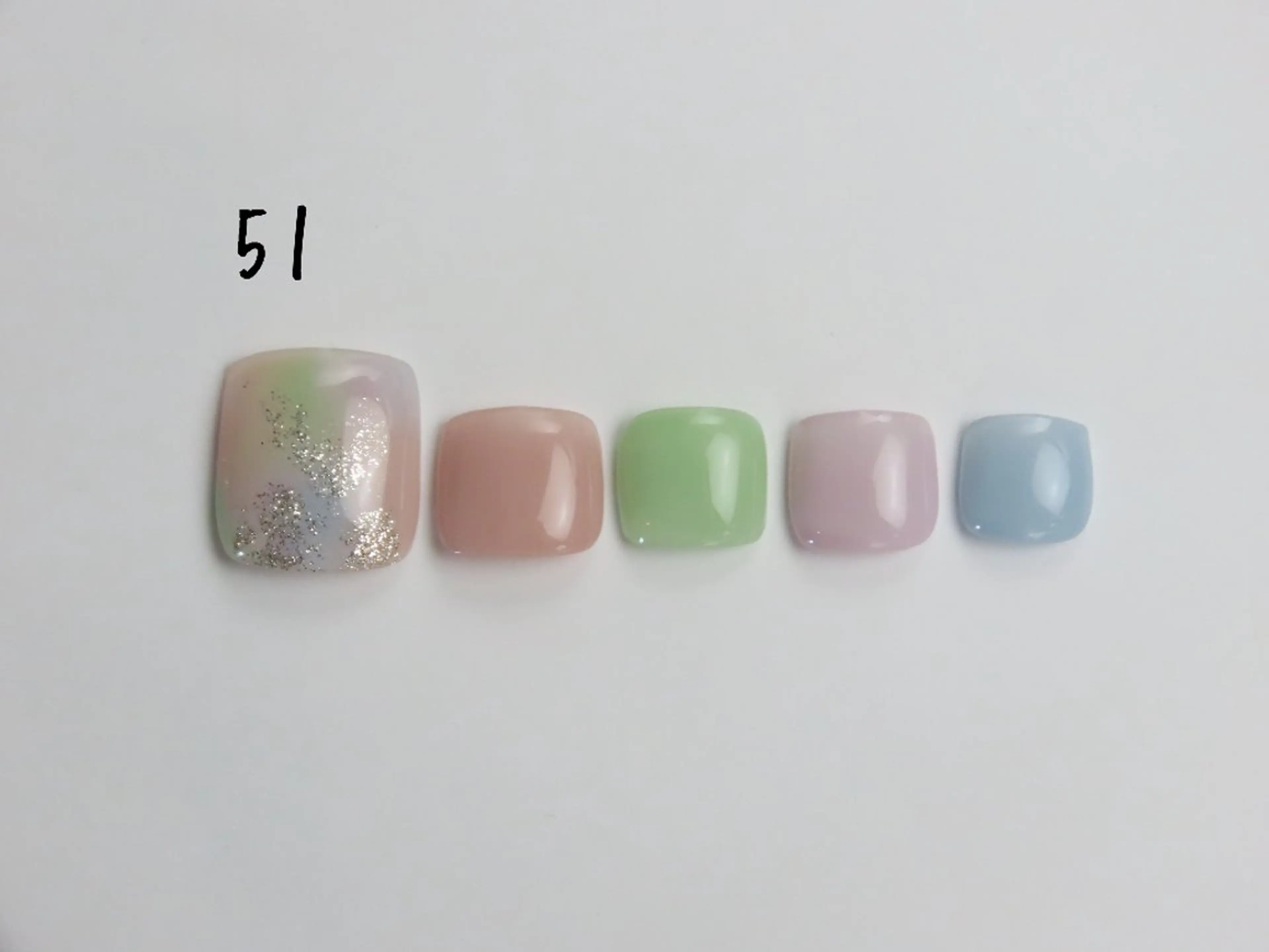 ネイル フットネイル Maum 新潟店のマツエク・マツパデザイン