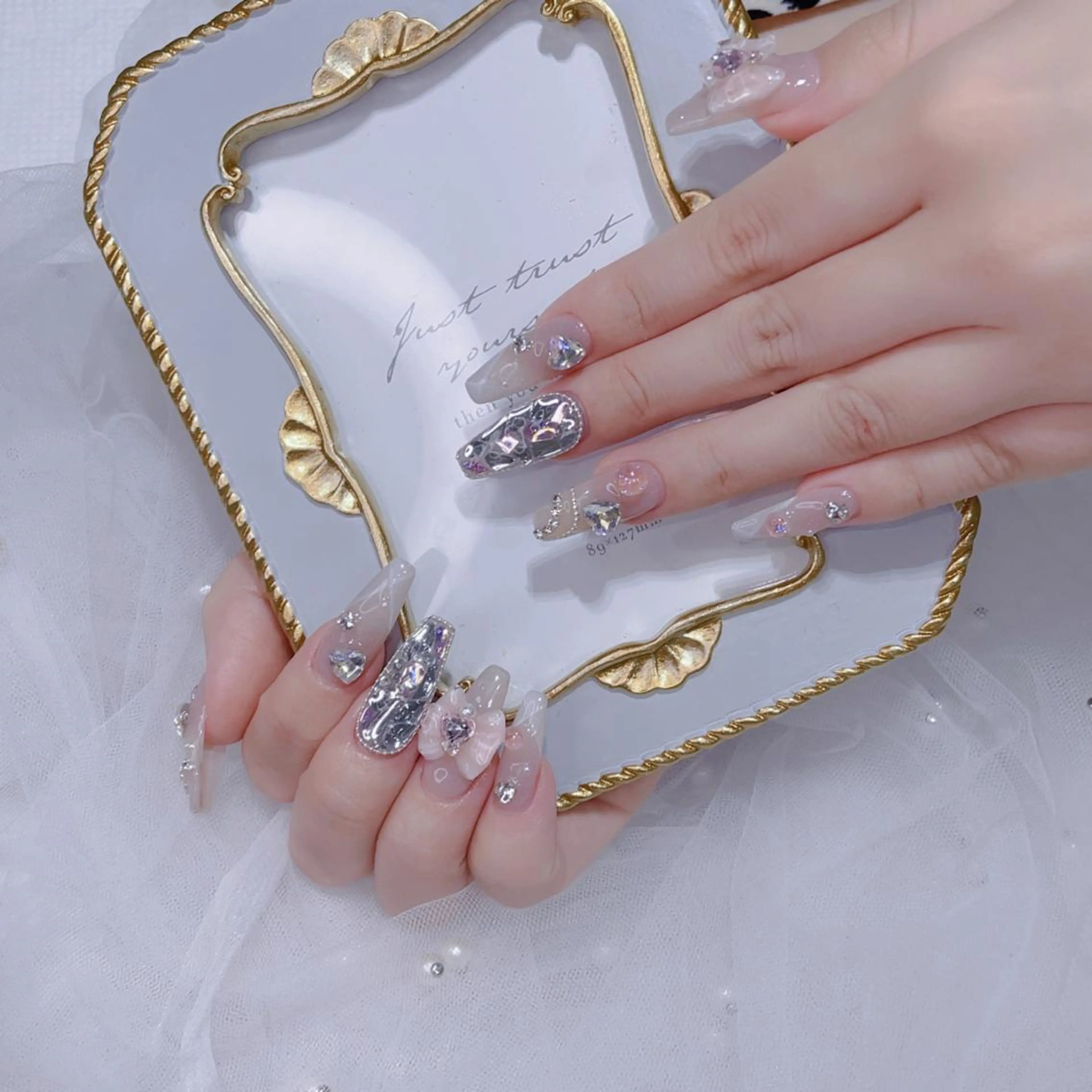 ネイル ハンドネイル Queens ciciのネイルデザイン