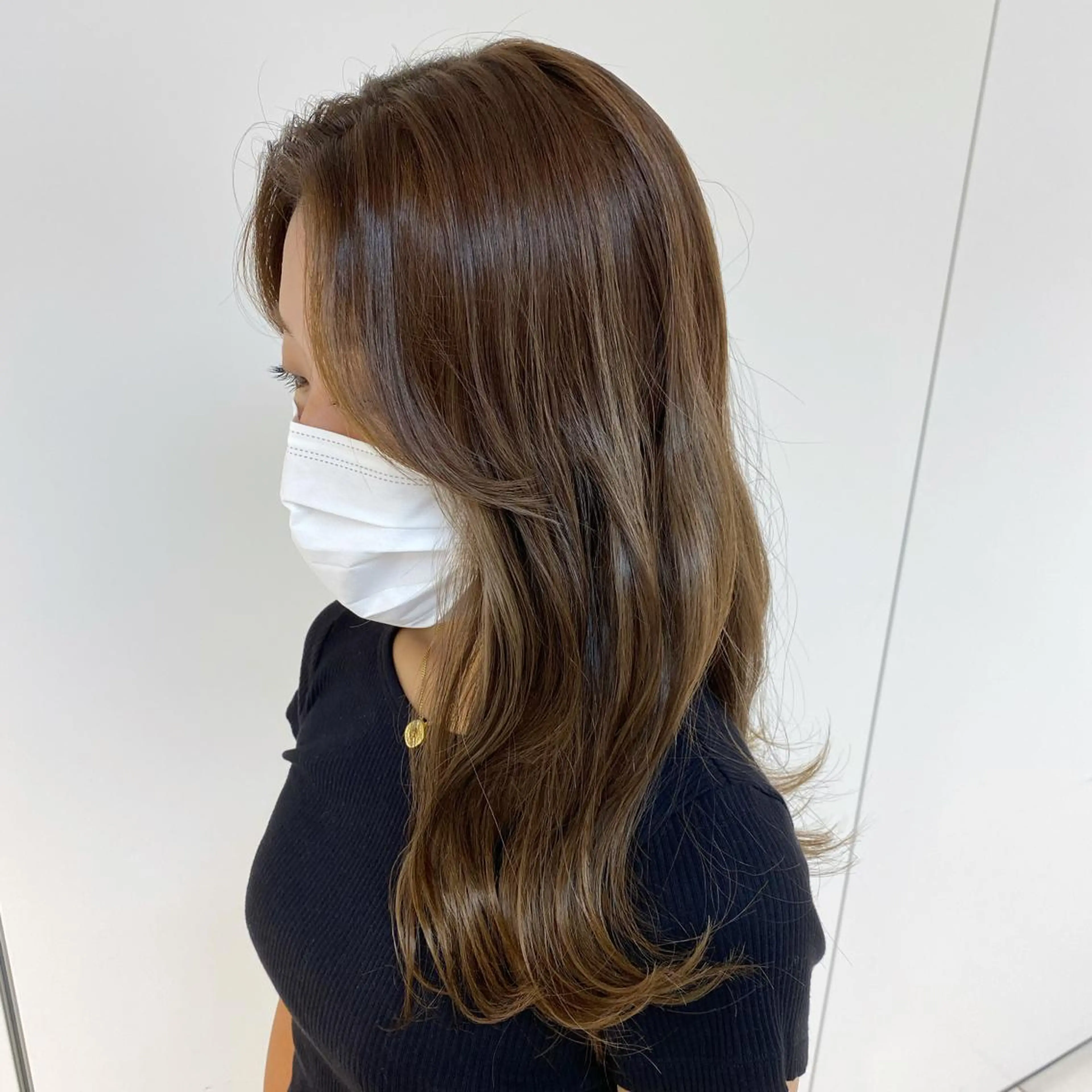 セミロング カラー ブリーチ グラデーションカラー ハイライトカラー ハイライト ヘアカラー トリートメント ✂韓国レイヤー 🦋みやび🪽のヘアスタイル