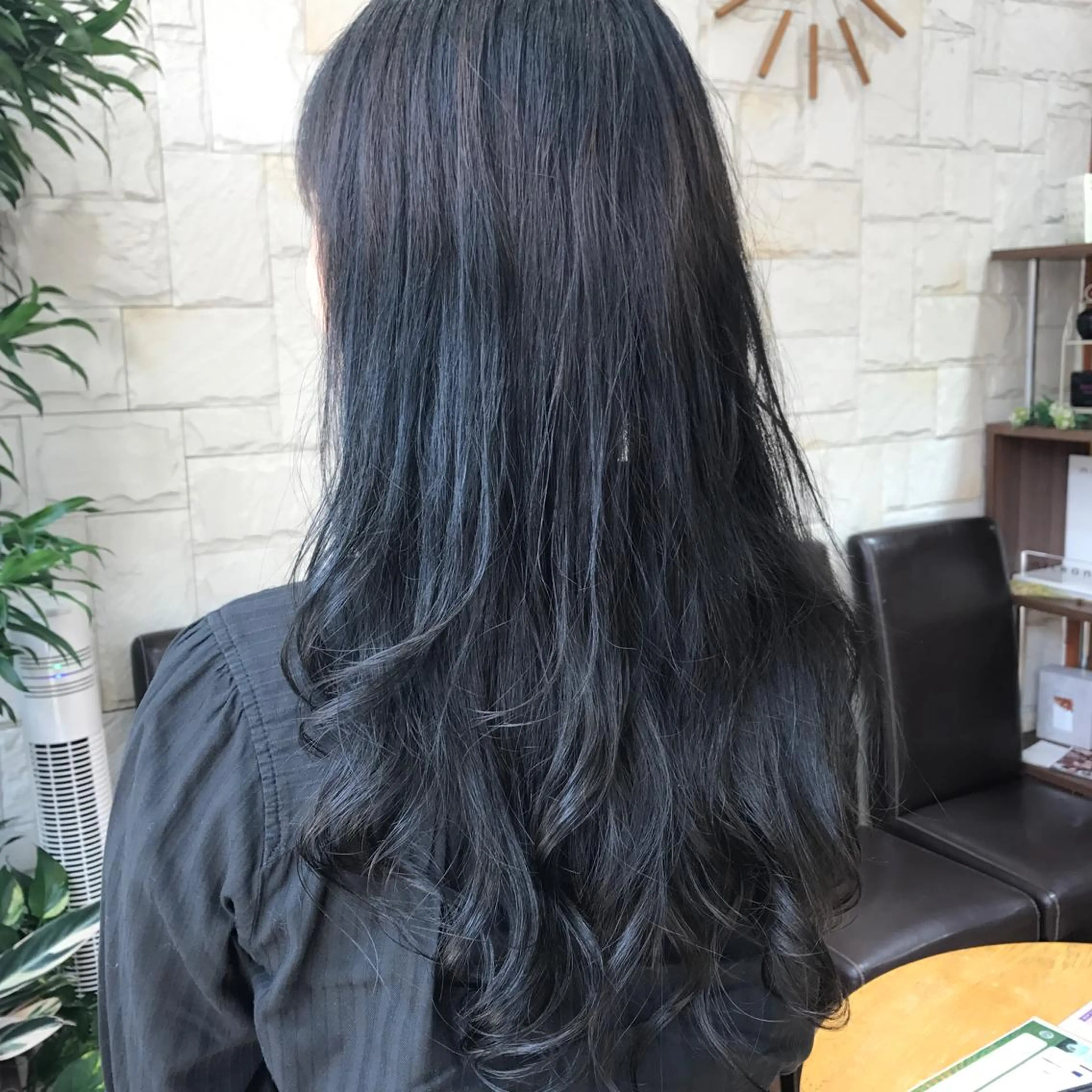 ロング カラー パーマ ヘアアレンジ アッシュ 透明感カラー Lall You 大阪所属・🥛洒落髪小顔cut なら龍崎🥛のヘアスタイル