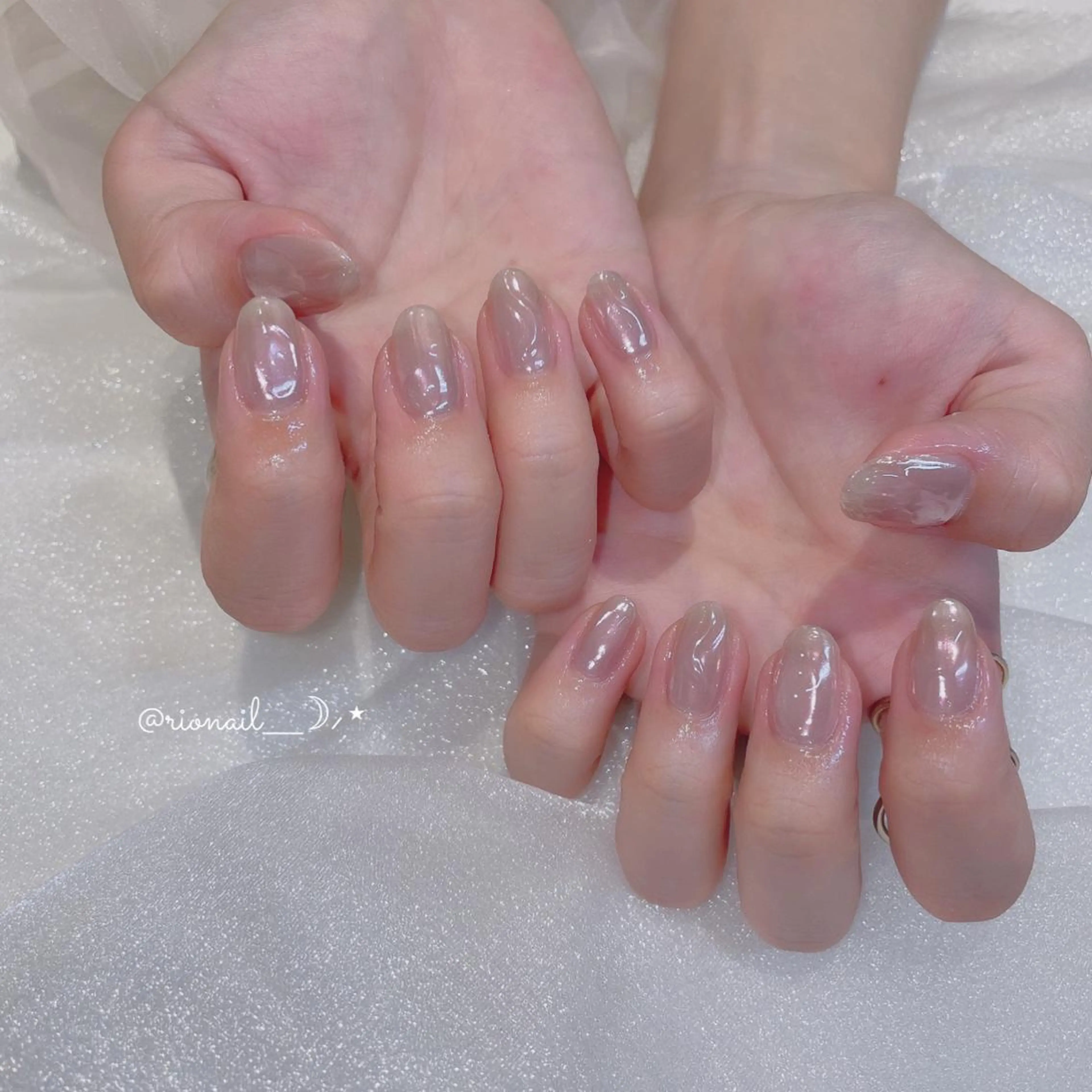 ネイル アートネイル 𝘙𝘪𝘰𝘯𝘢 ...🕯🤍のネイルデザイン