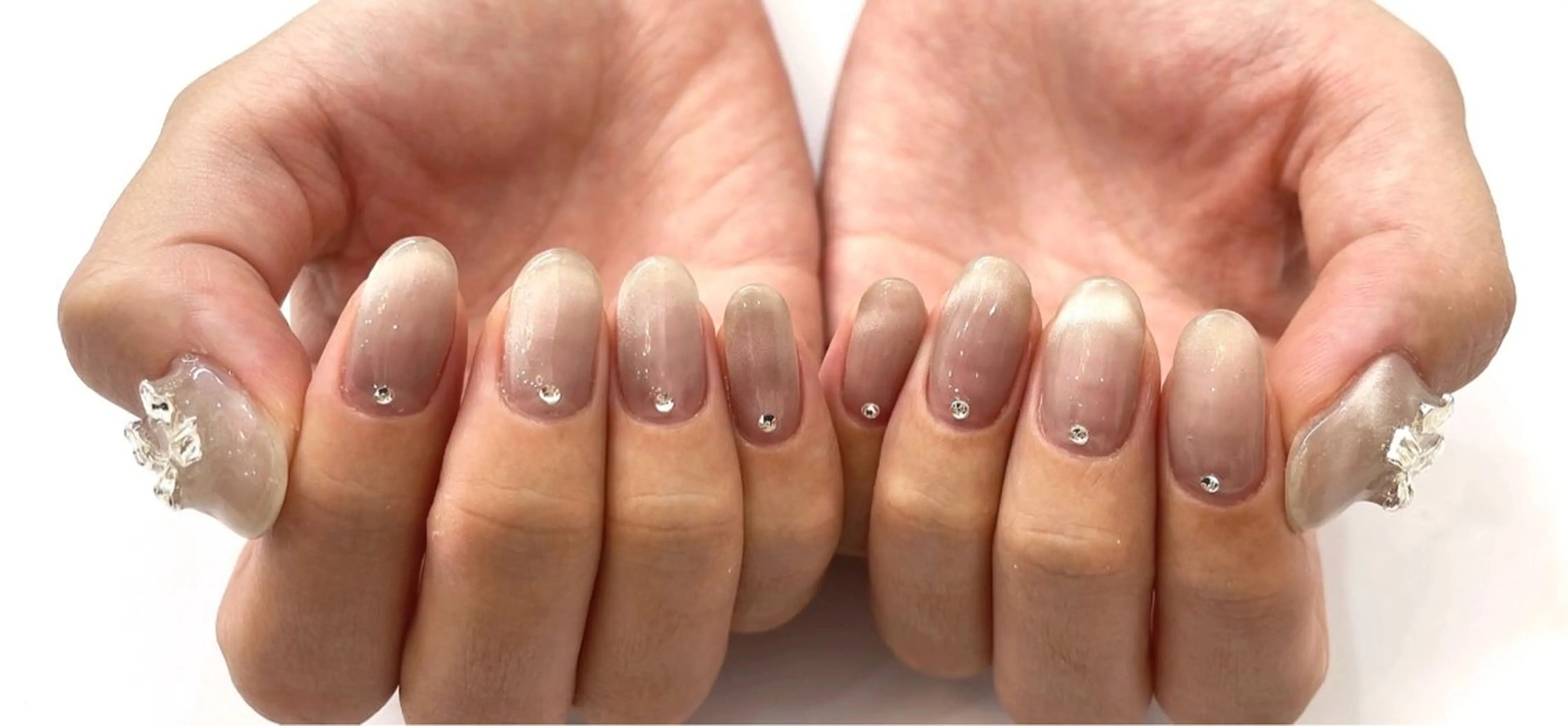 ネイル ハンドネイル REGINA (レジーナ)所属・REGINA ネイルまつげエステの眉毛・アイブロウイメージ