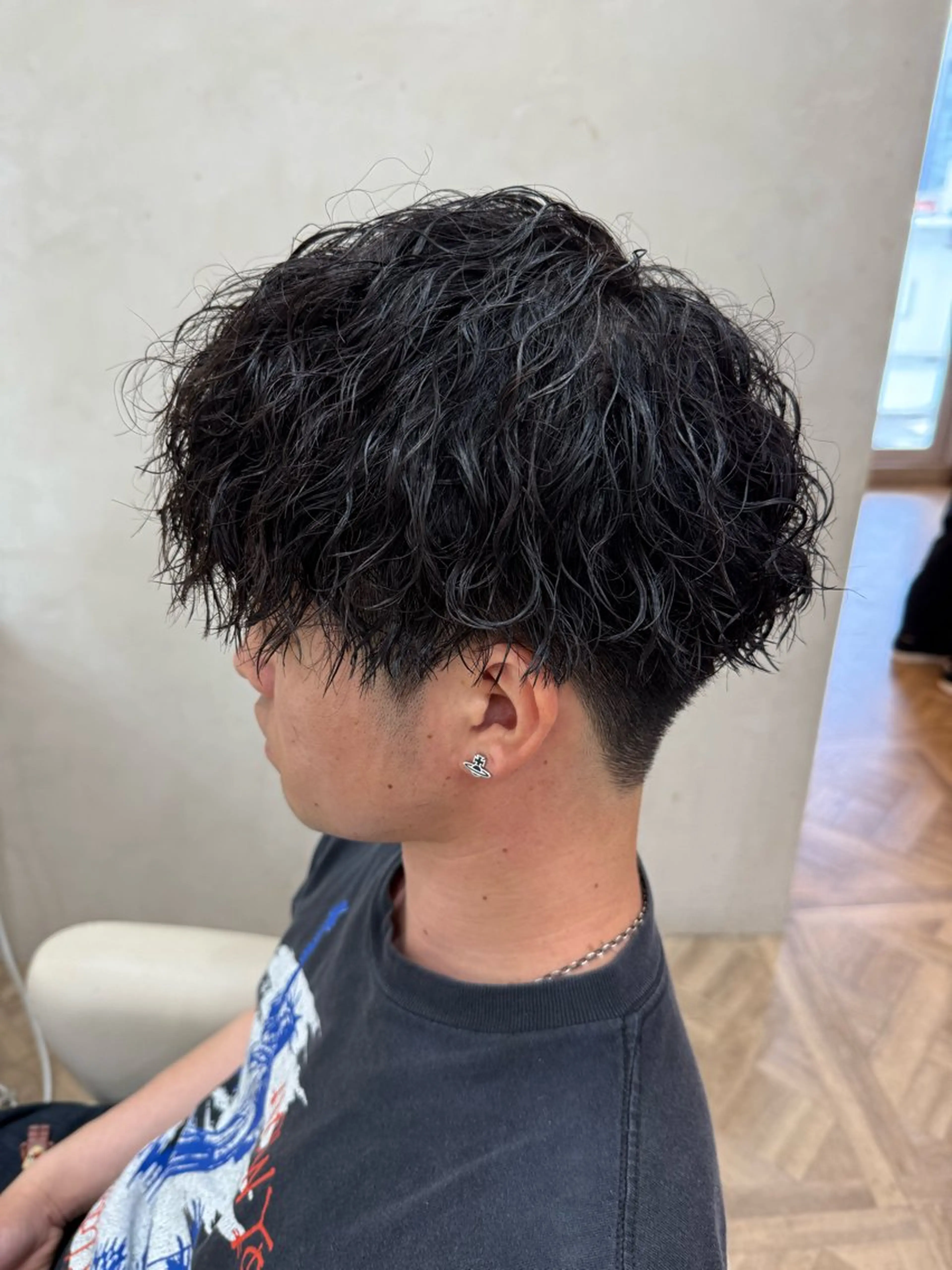 パーマ メンズ メンズパーマ MEN‘S HAIR BLEACHi塩釜口所属・市原亮/塩釜口/ ツイスパ/波巻きのヘアスタイル