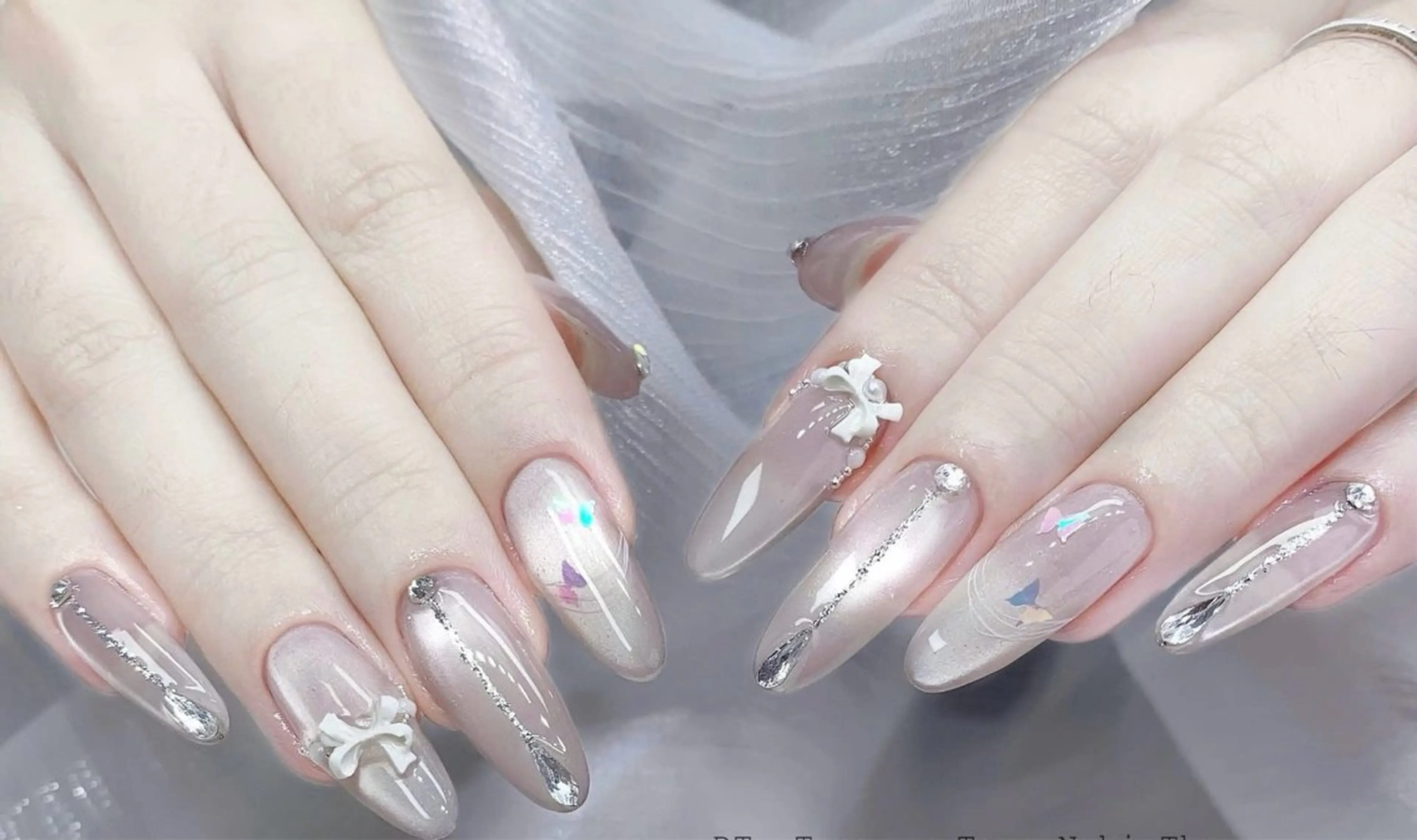 ネイル ハンドネイル T.Lee Nail Lilyのネイルデザイン