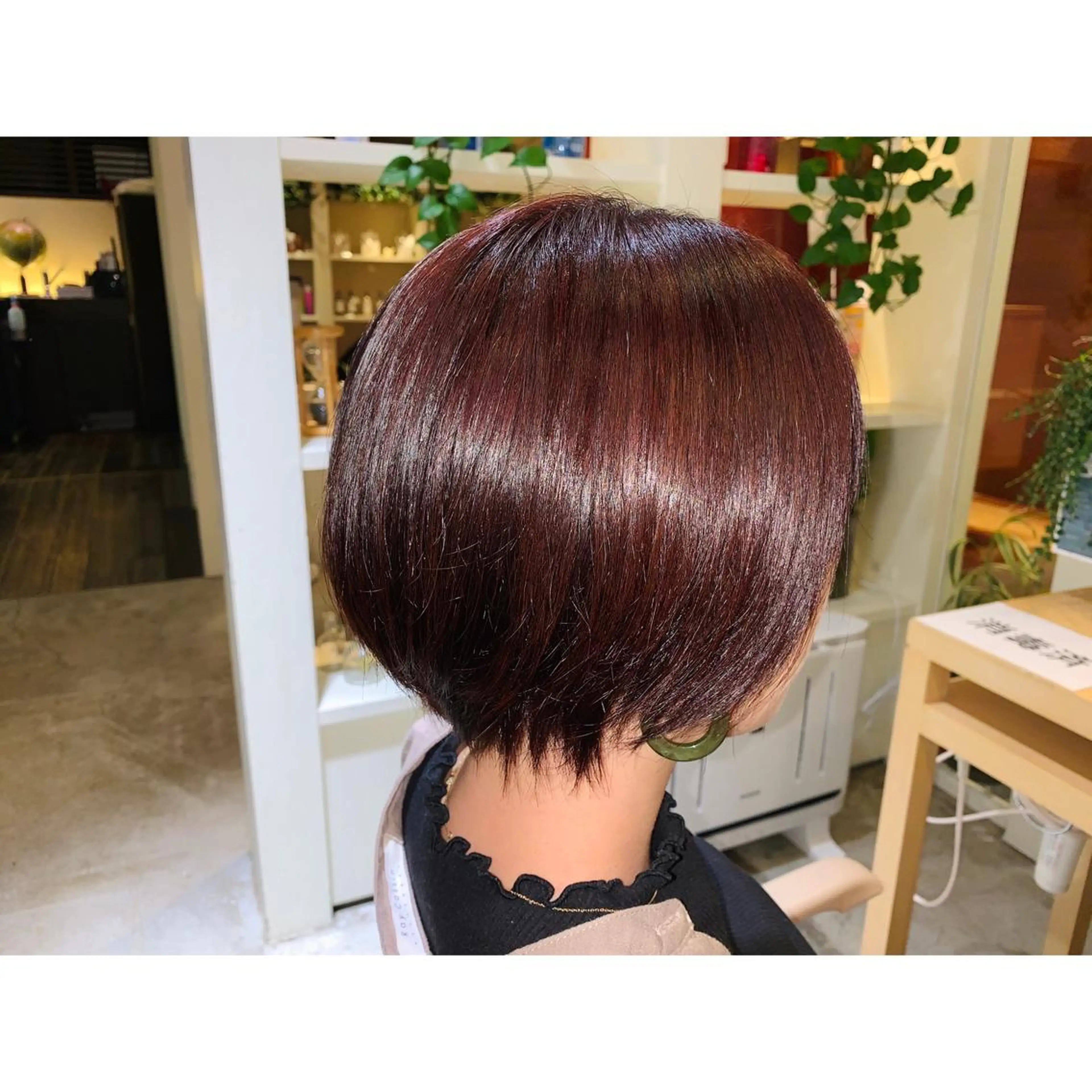 ショート カラー ブリーチ ブリーチなしカラー レッドカラー いだ ひかるのヘアスタイル