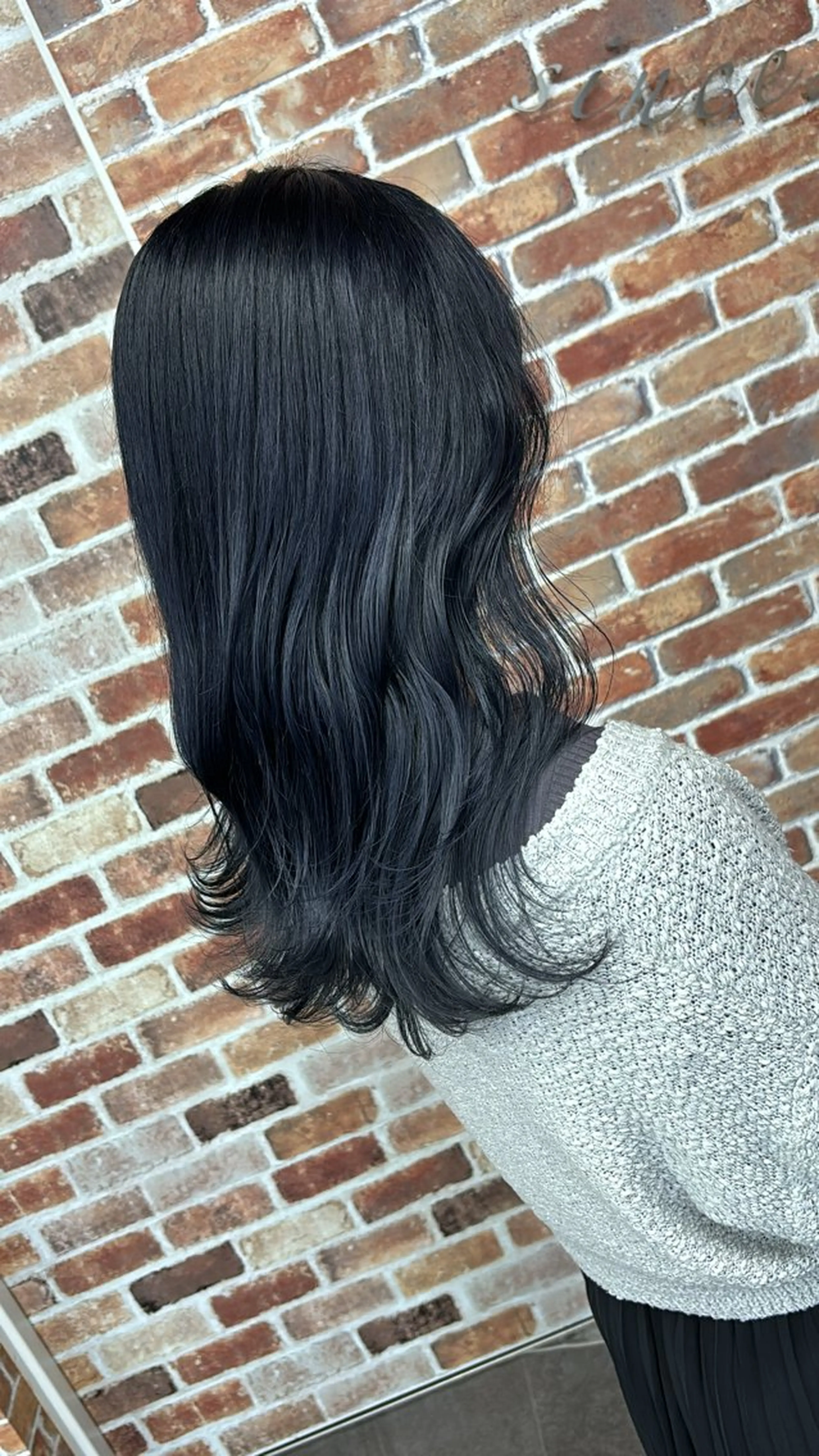 ミディアム カラー ブリーチ ネイビーカラー カット ヘアカラー ギャルの革命児 秀斗のヘアスタイル