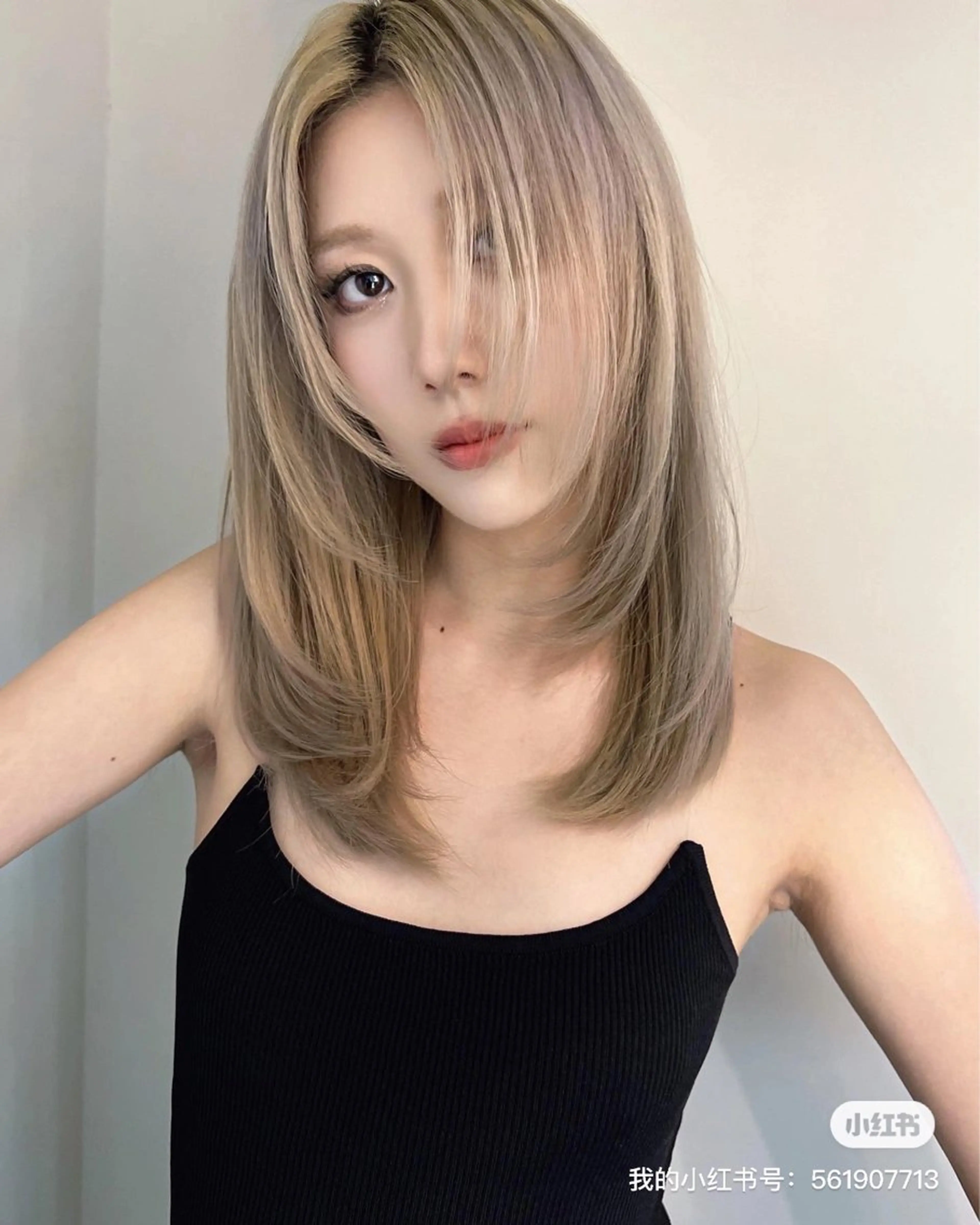 ミディアム カラー ブリーチ ハイトーンカラー レイヤーカット Airi 韓国y2k ボブパーマのヘアスタイル