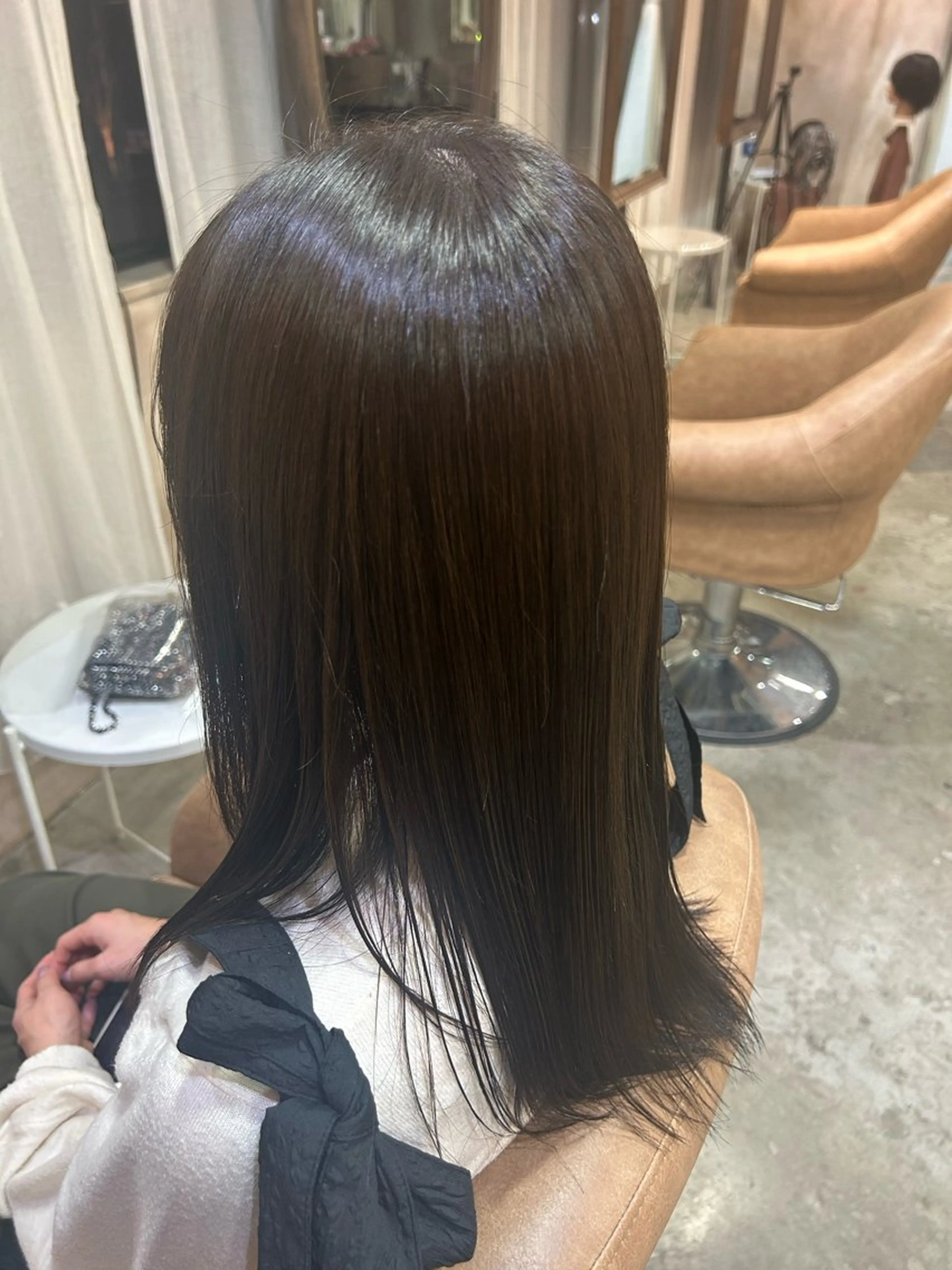 カラー イヤリングカラー ヘアカラー 濵﨑 理奈のヘアスタイル