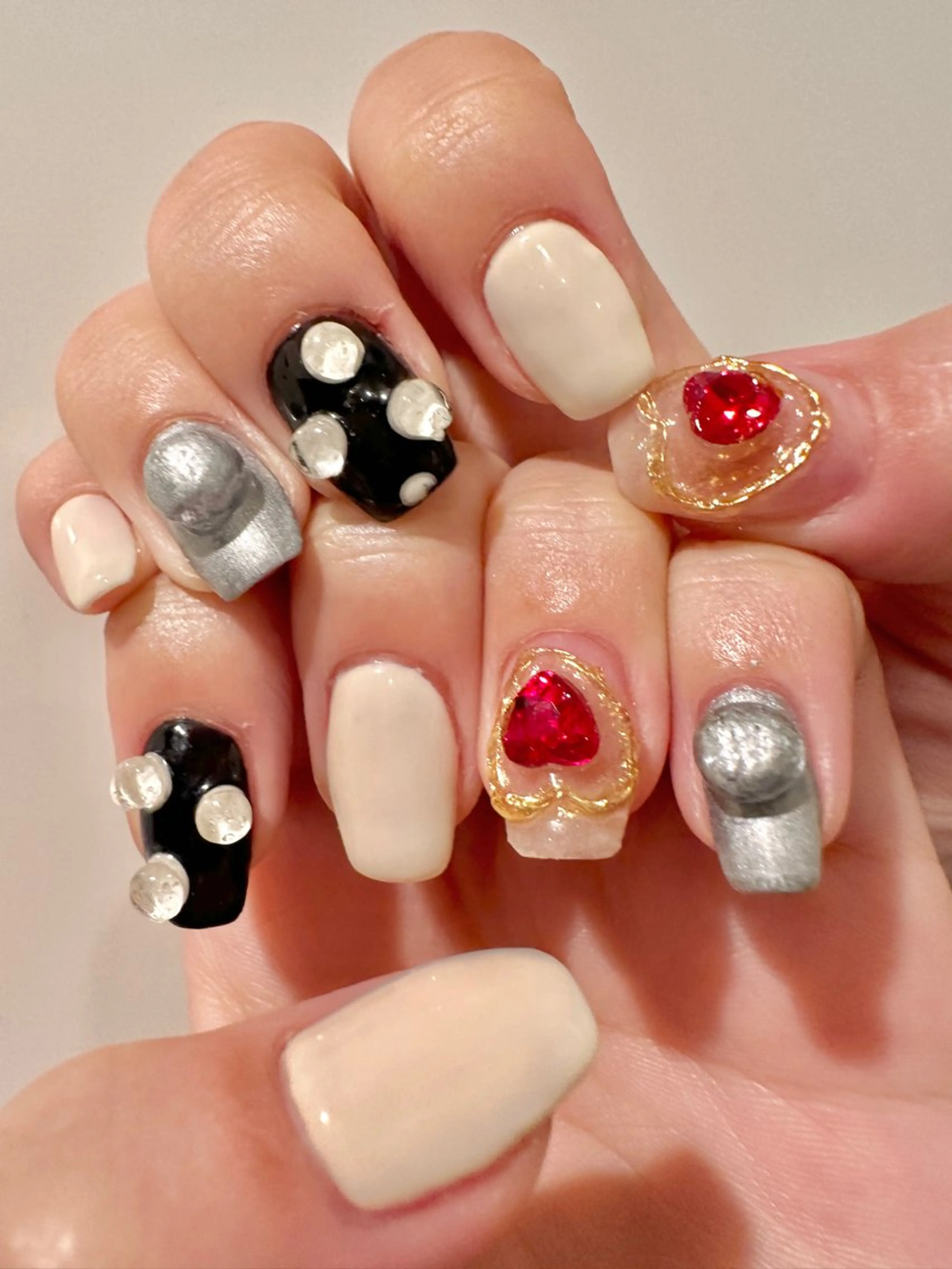 ネイル 持ち込み 羽鳥 薫乃のネイルデザイン