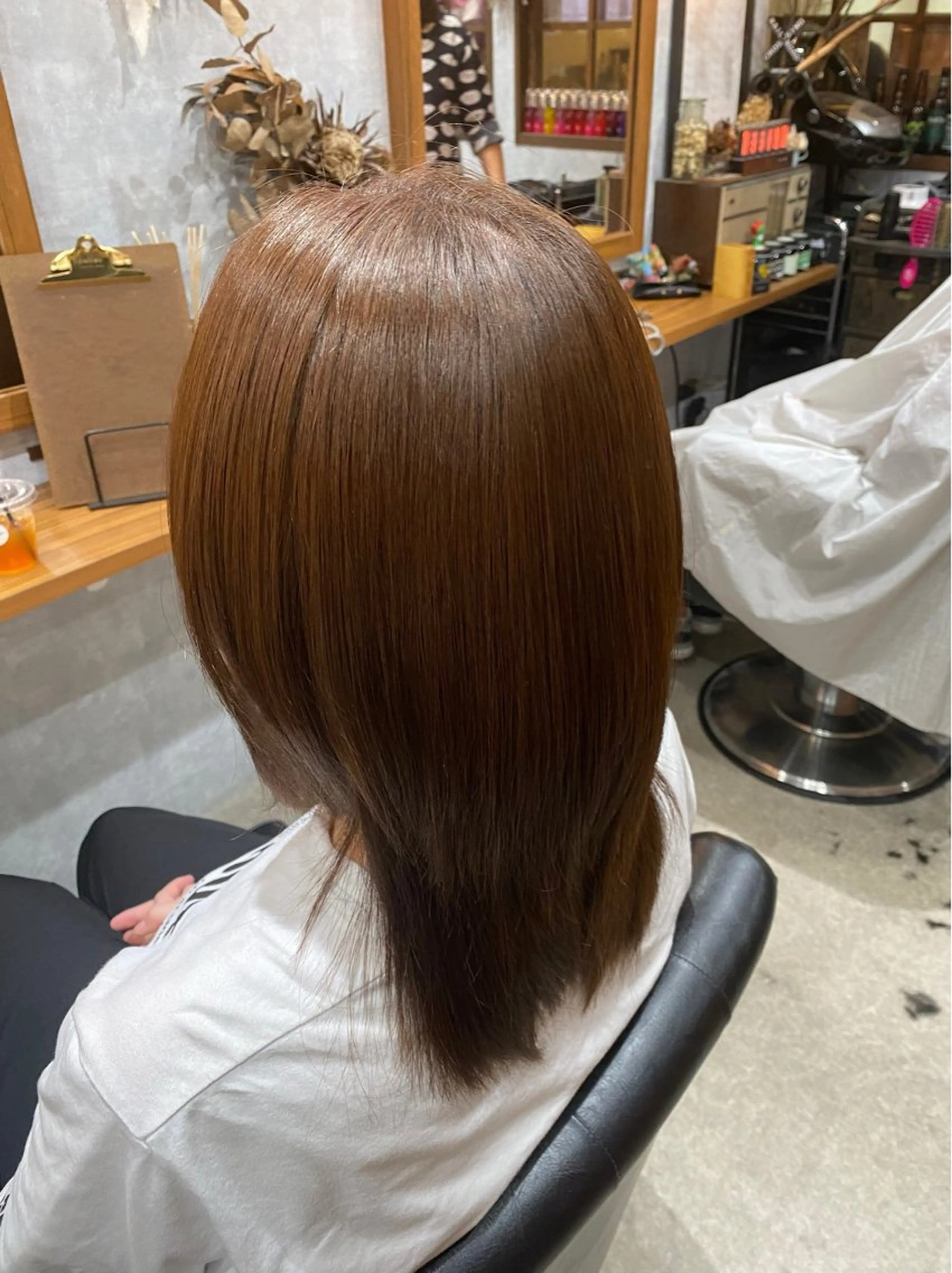 カラー ベージュカラー 今枝莉菜 上品なツヤカラーのヘアスタイル